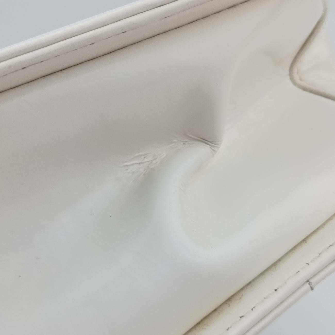 BOY CHANELWhiteLeatherA6702116569210ボーイシャネルホワイトレザーA6702116569210