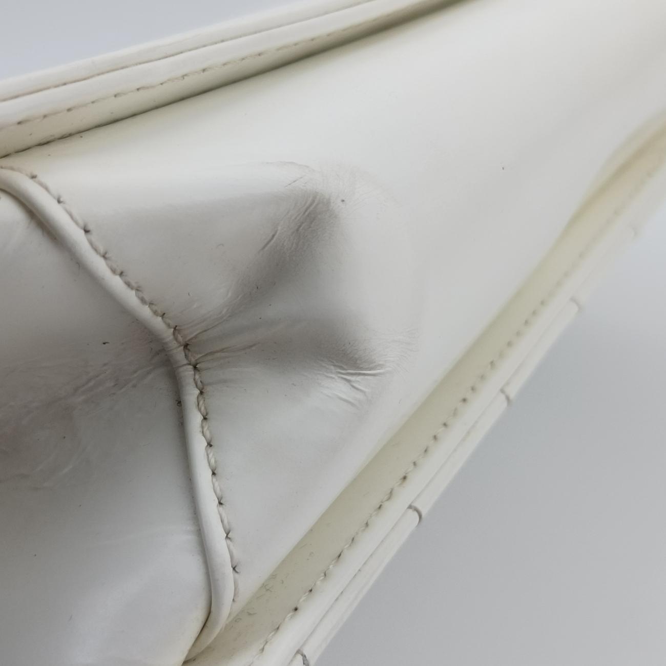 BOY CHANELWhiteLeatherA6702116569210ボーイシャネルホワイトレザーA6702116569210