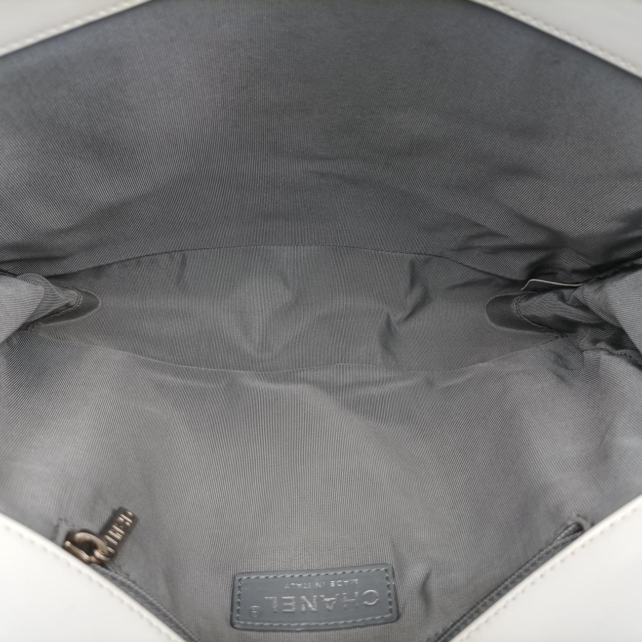 BOY CHANELWhiteLeatherA6702116569210ボーイシャネルホワイトレザーA6702116569210