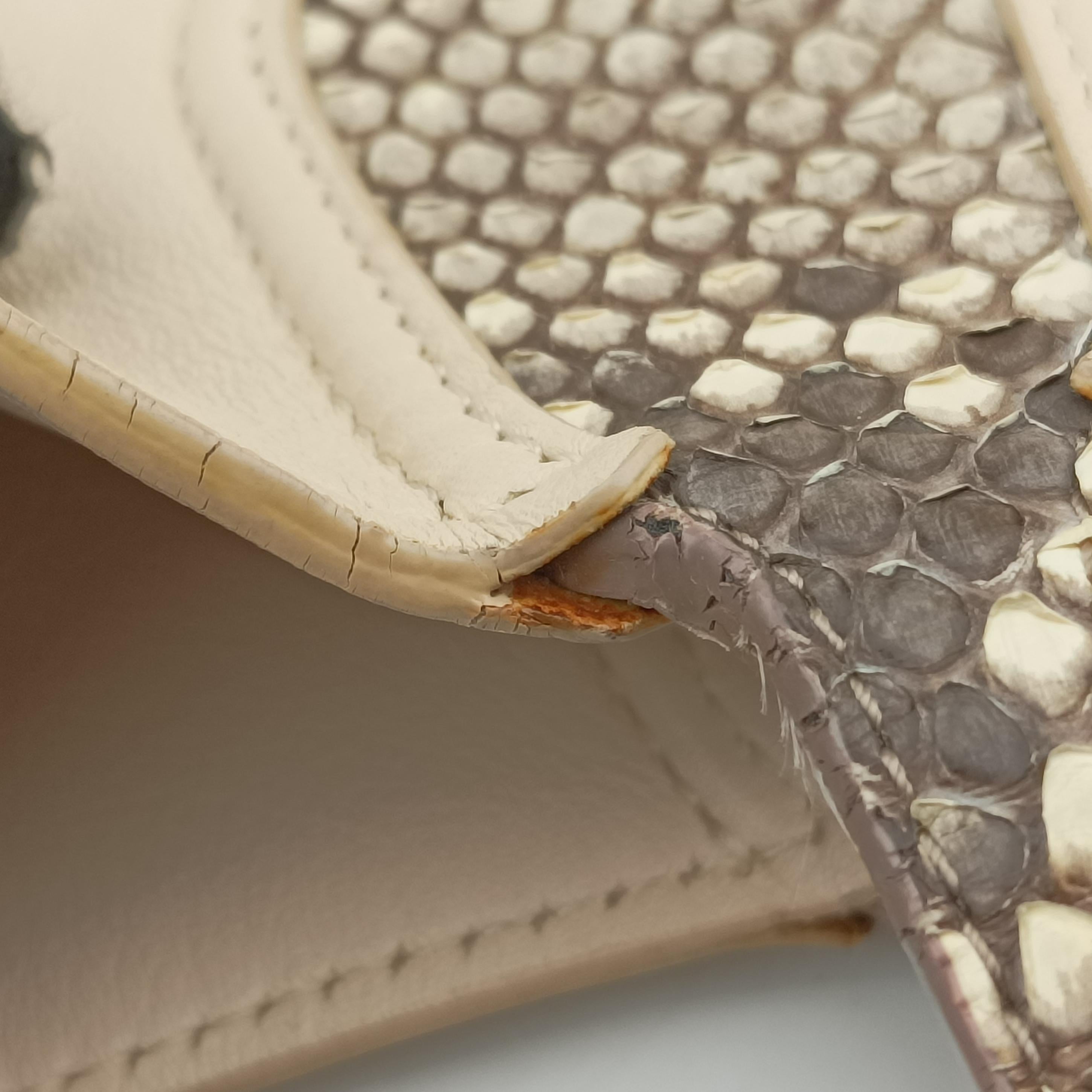 Large Dior Addict Shopping Tote White Leather 19-MA-0114ラージ ディオール アディクト ショッピング トート ホワイト レザー 19-MA-0114