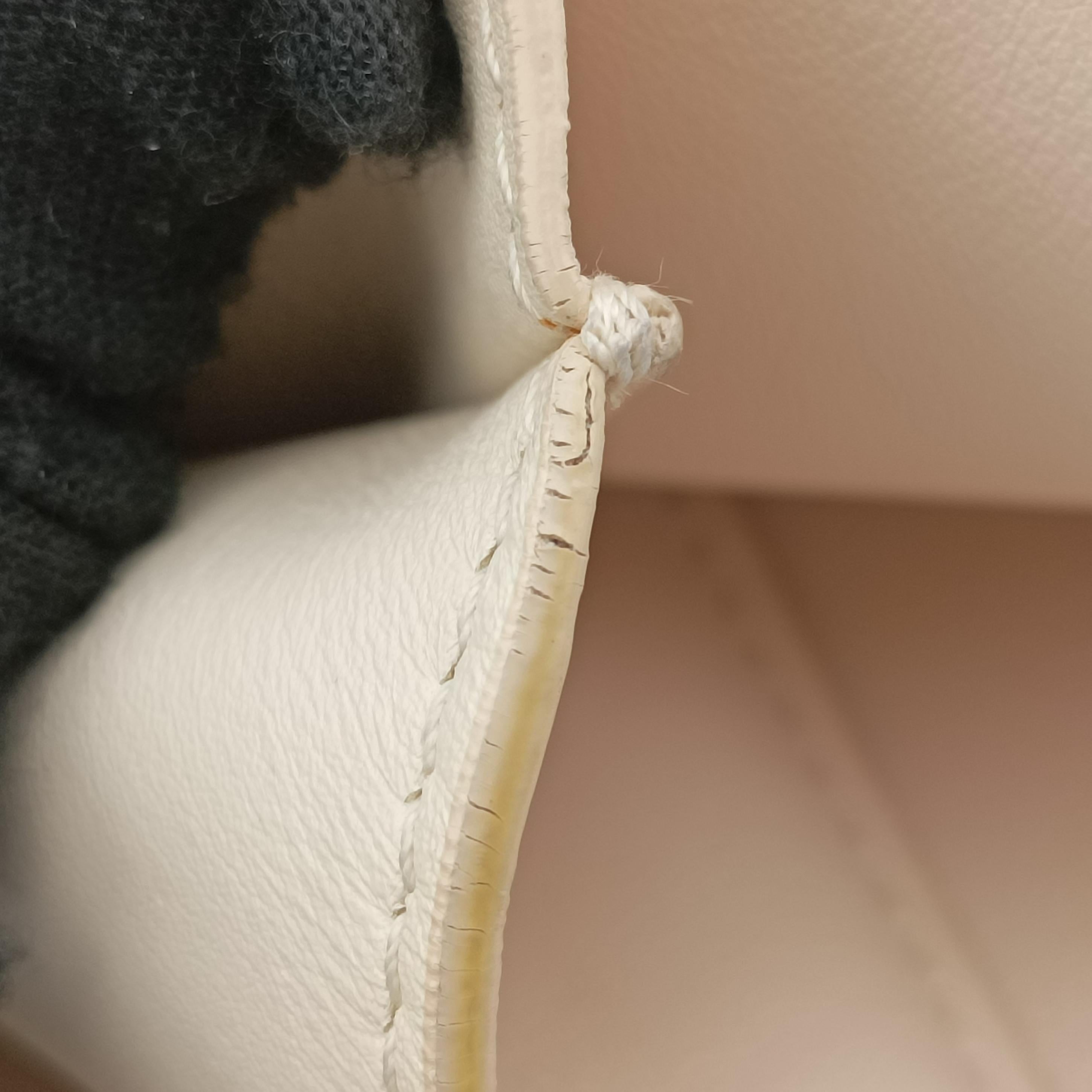 Large Dior Addict Shopping Tote White Leather 19-MA-0114ラージ ディオール アディクト ショッピング トート ホワイト レザー 19-MA-0114