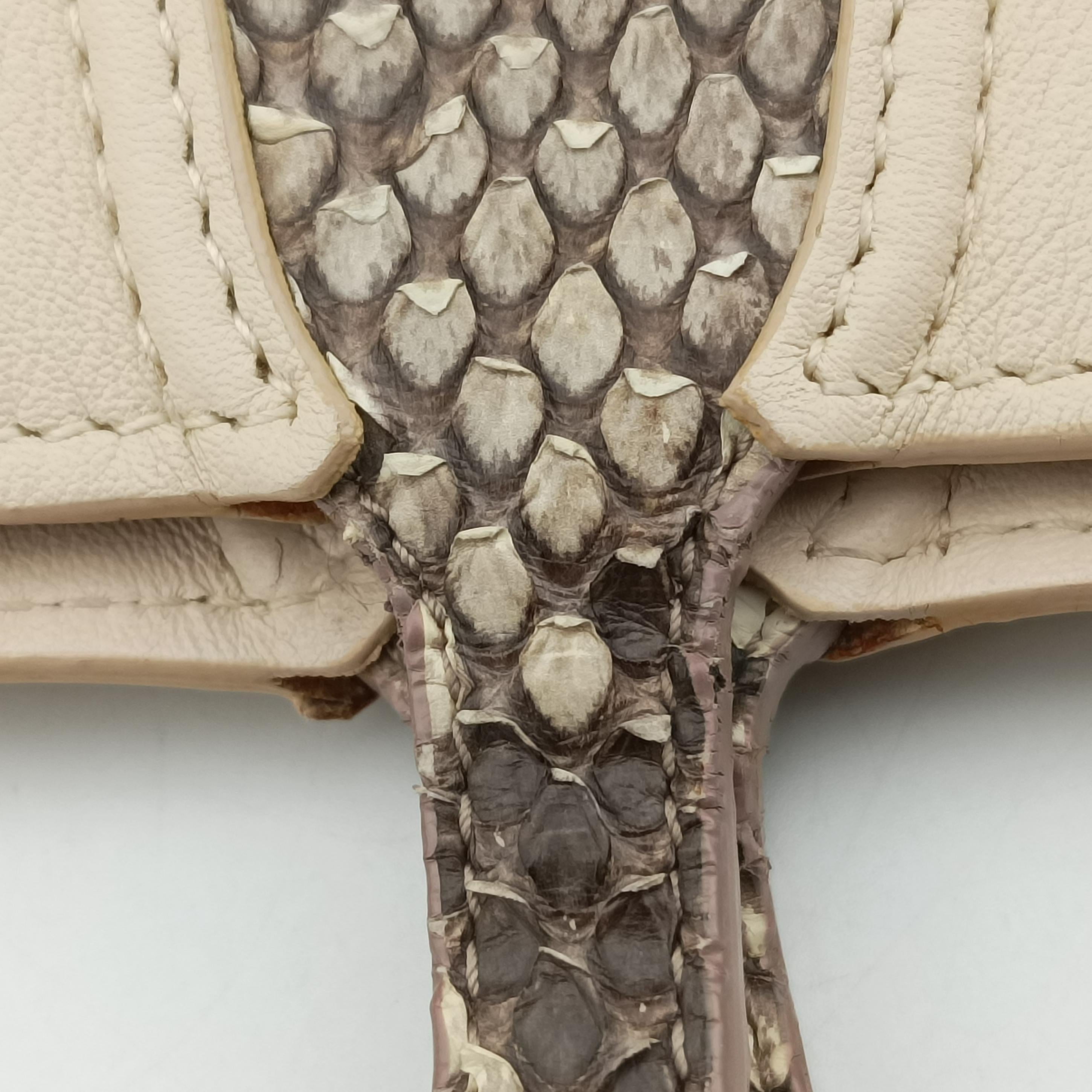 Large Dior Addict Shopping Tote White Leather 19-MA-0114ラージ ディオール アディクト ショッピング トート ホワイト レザー 19-MA-0114