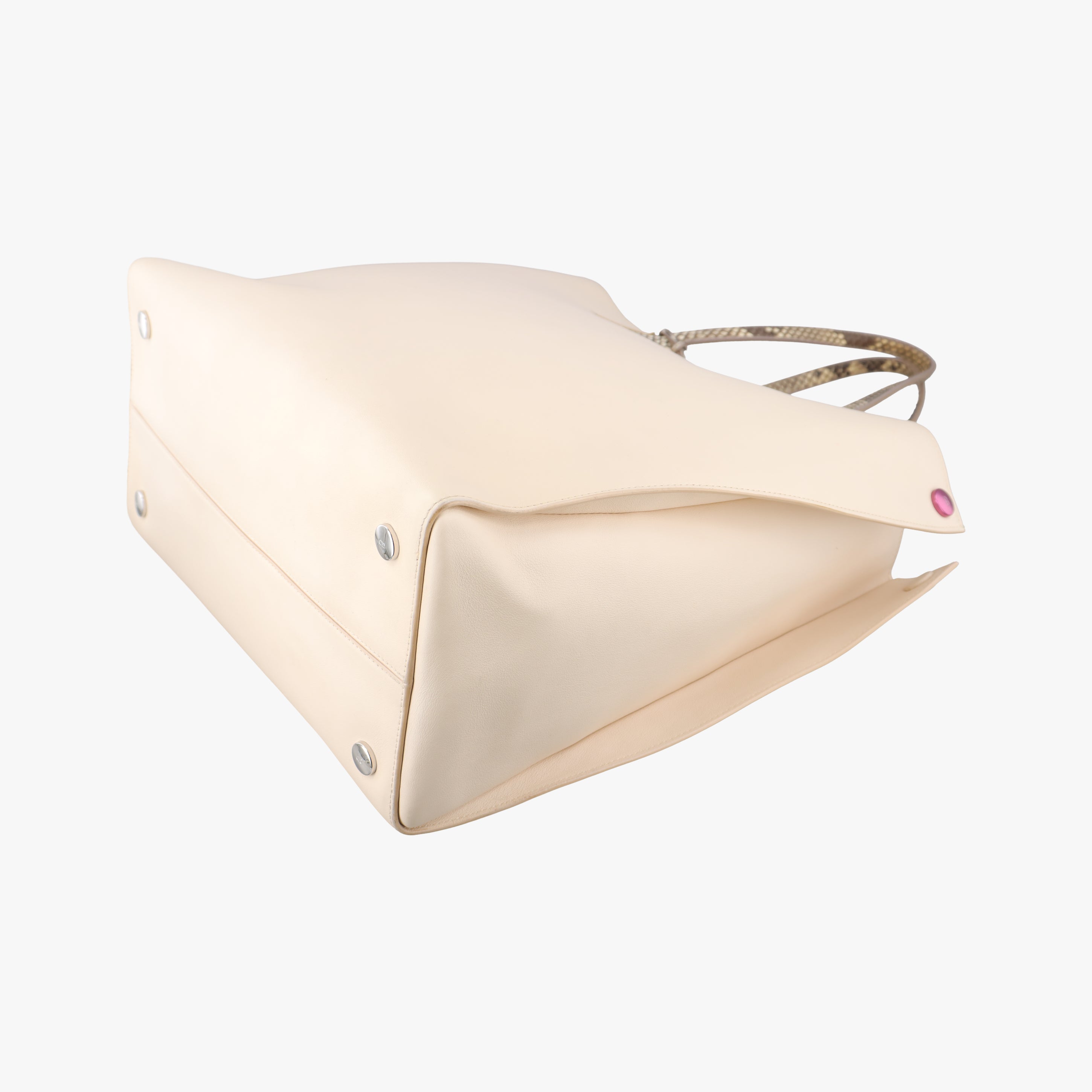 Large Dior Addict Shopping Tote White Leather 19-MA-0114ラージ ディオール アディクト ショッピング トート ホワイト レザー 19-MA-0114