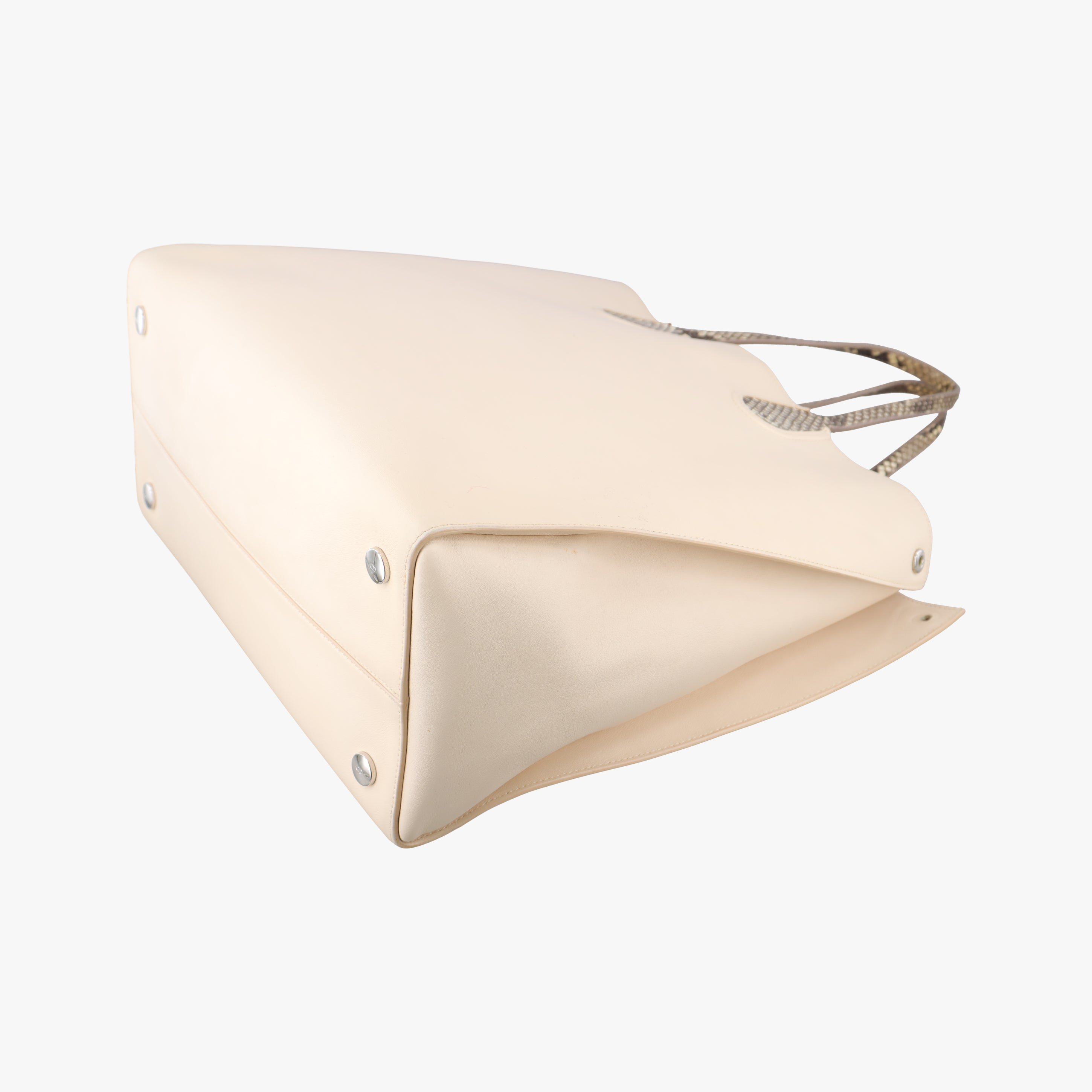 Large Dior Addict Shopping Tote White Leather 19-MA-0114ラージ ディオール アディクト ショッピング トート ホワイト レザー 19-MA-0114