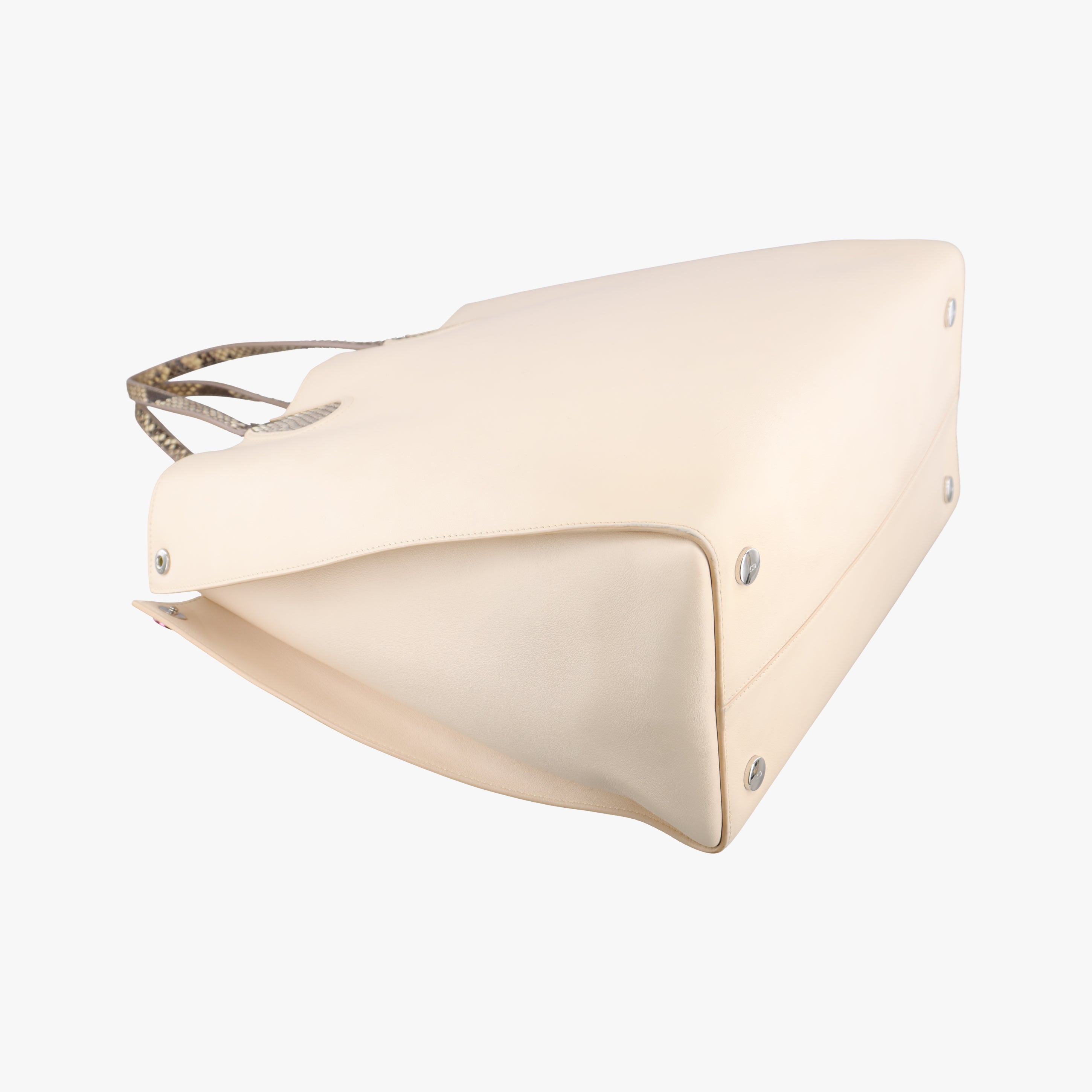 Large Dior Addict Shopping Tote White Leather 19-MA-0114ラージ ディオール アディクト ショッピング トート ホワイト レザー 19-MA-0114