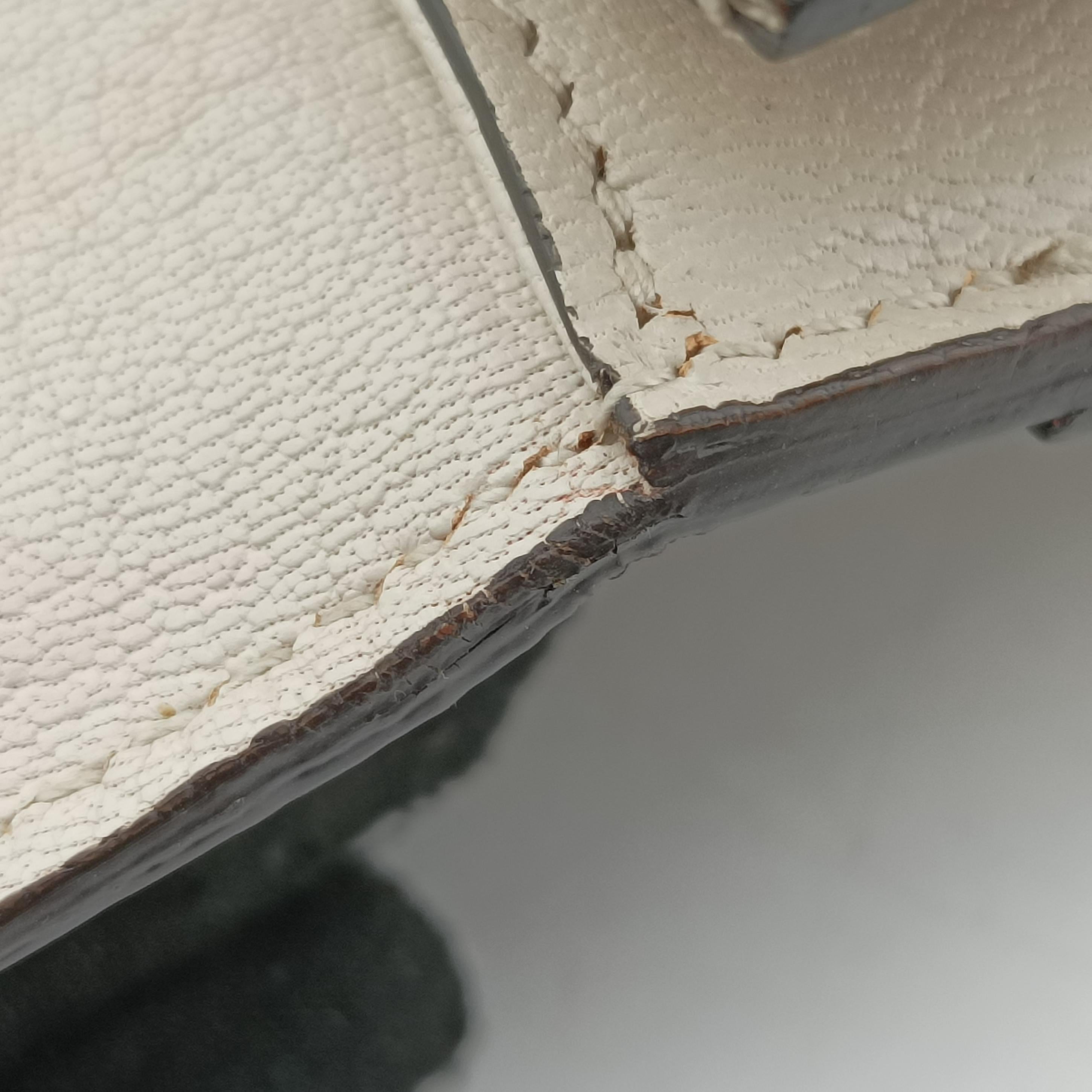 Broche White×red Leather 466433 D021990127ブロシュ ホワイト×レッド レザー 466433 D021990127