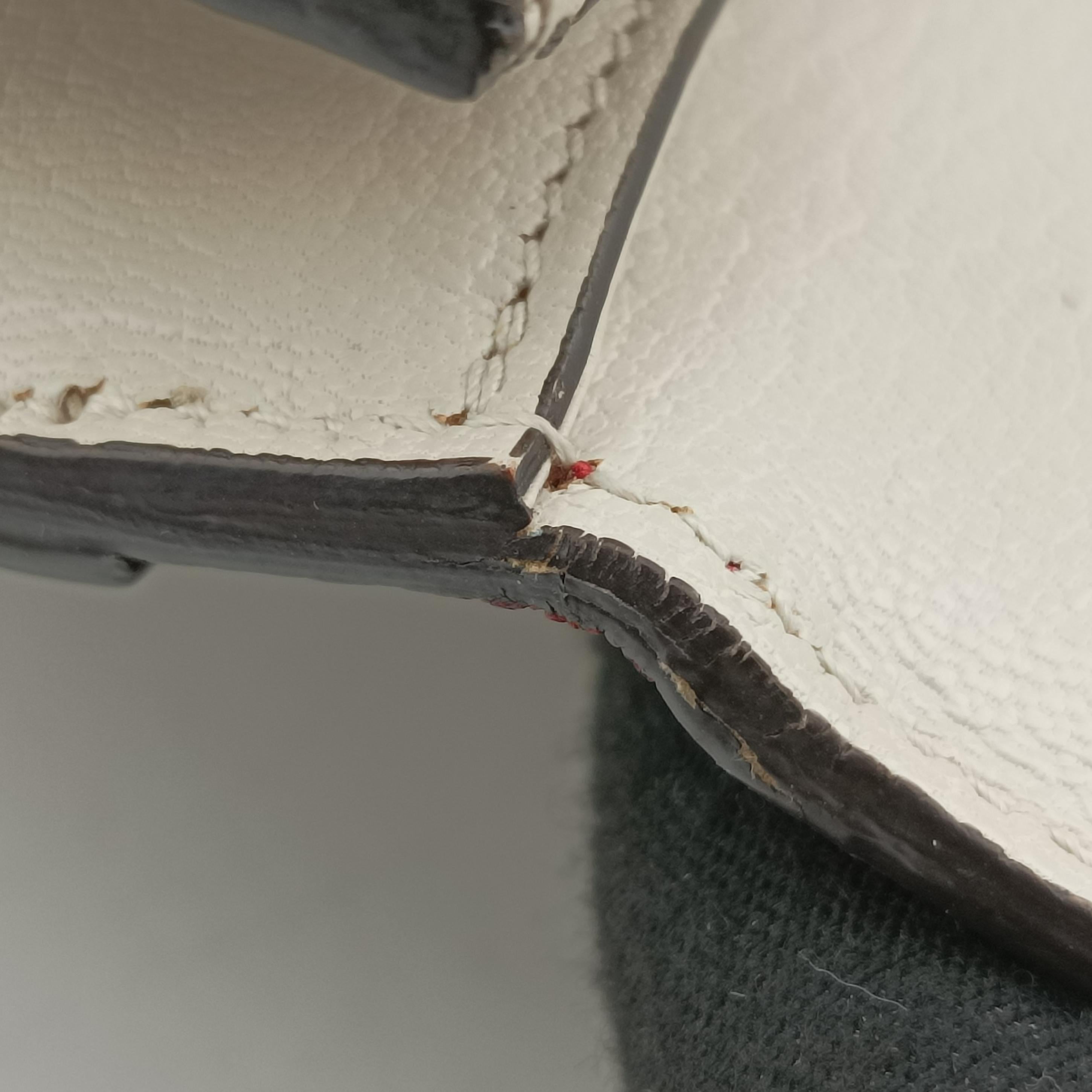 Broche White×red Leather 466433 D021990127ブロシュ ホワイト×レッド レザー 466433 D021990127