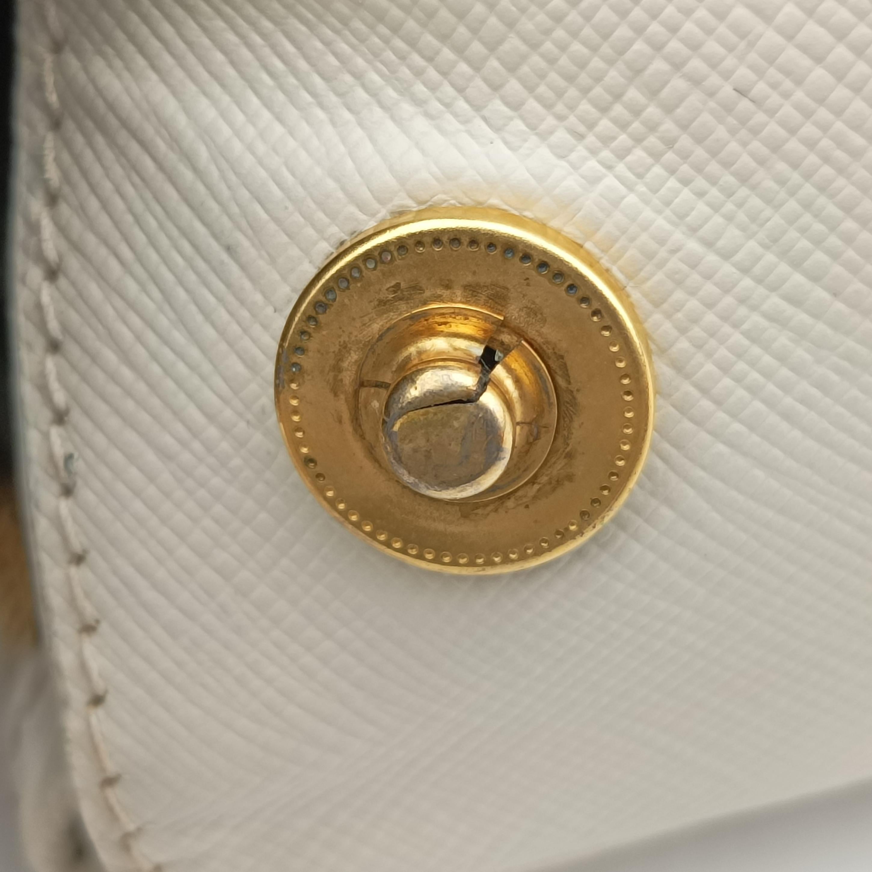 Galleria White SAFFIANO Leather BN1844 25ガレリア ホワイト サフィアーノレザー BN1844 25