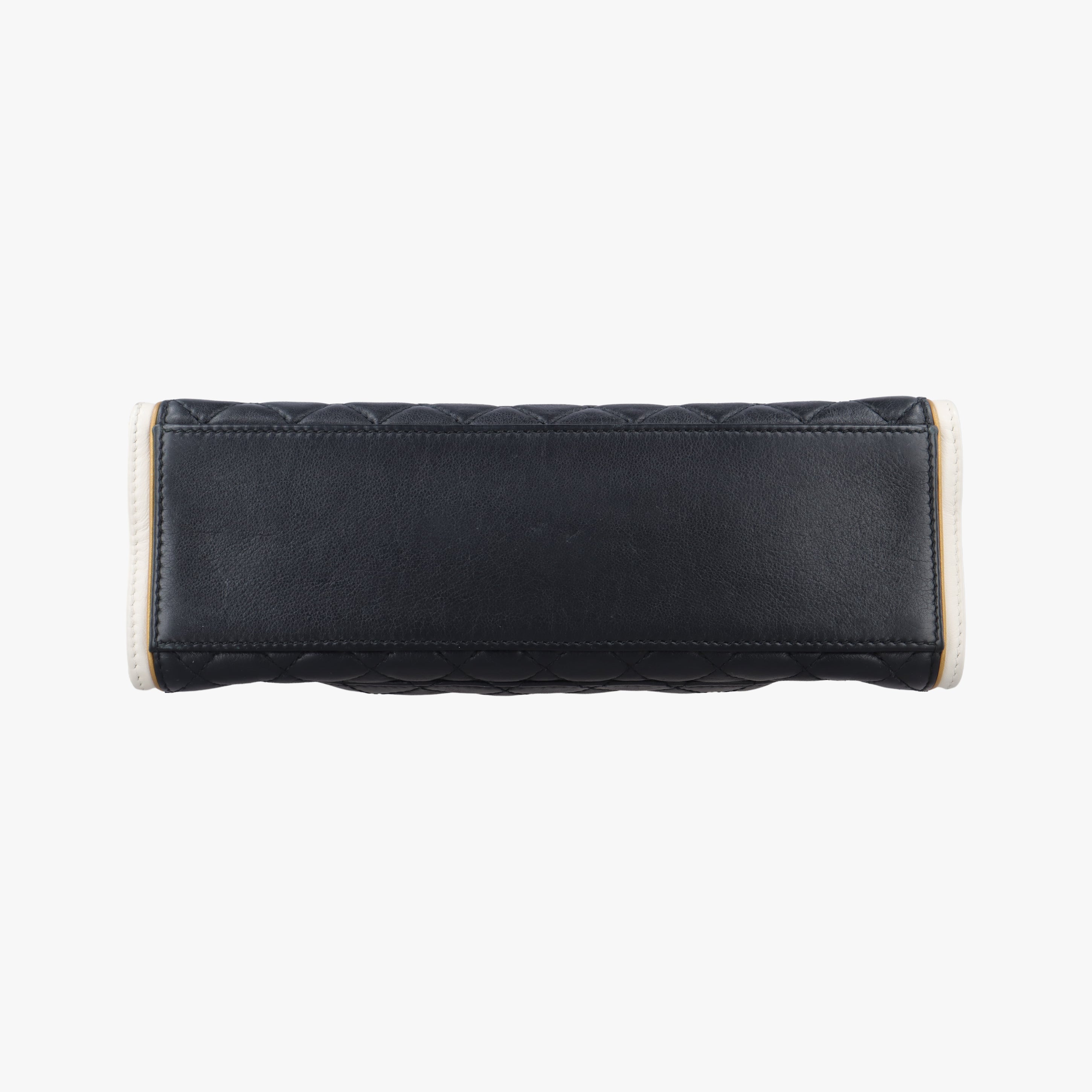 2.55 chain Black×white Leather A67500 177249052.55チェーン ブラック×ホワイト レザー A67500 17724905