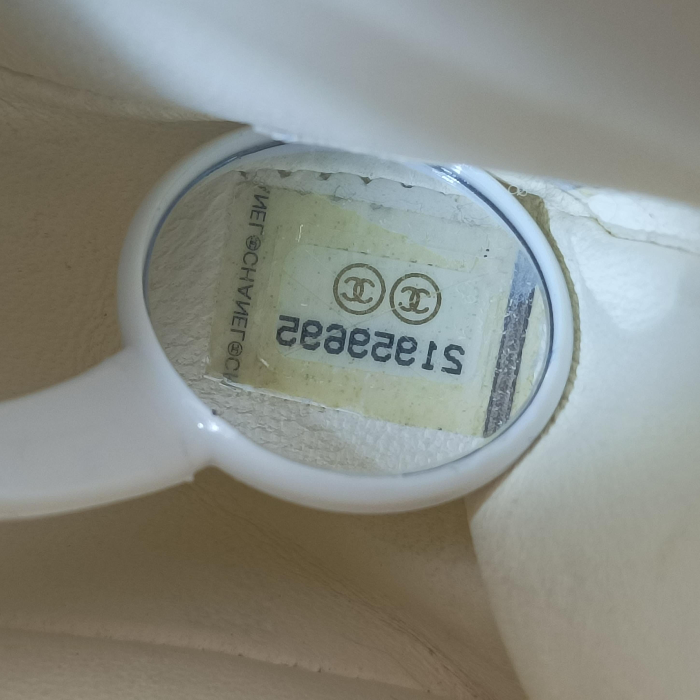 BOY CHANEL White Leather × Fur A67085 21959695ボーイシャネル ホワイト レザー × ファー Leather × Fur A67085 21959695