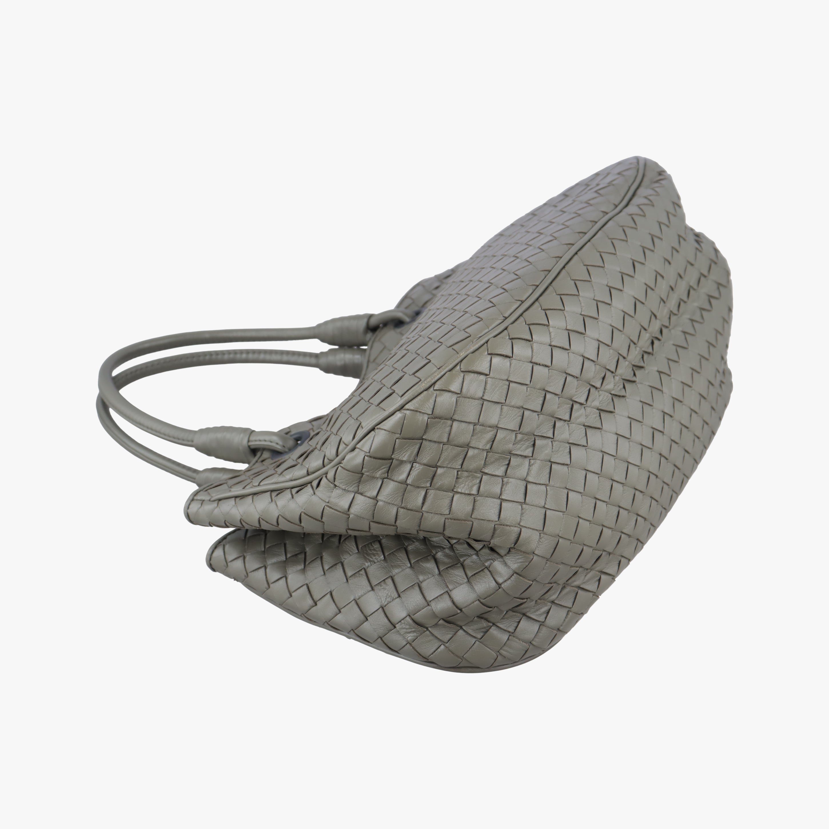 Intrecciato Grey lambskin B02440798Lイントレチャート グレー ラムスキン B02440798L