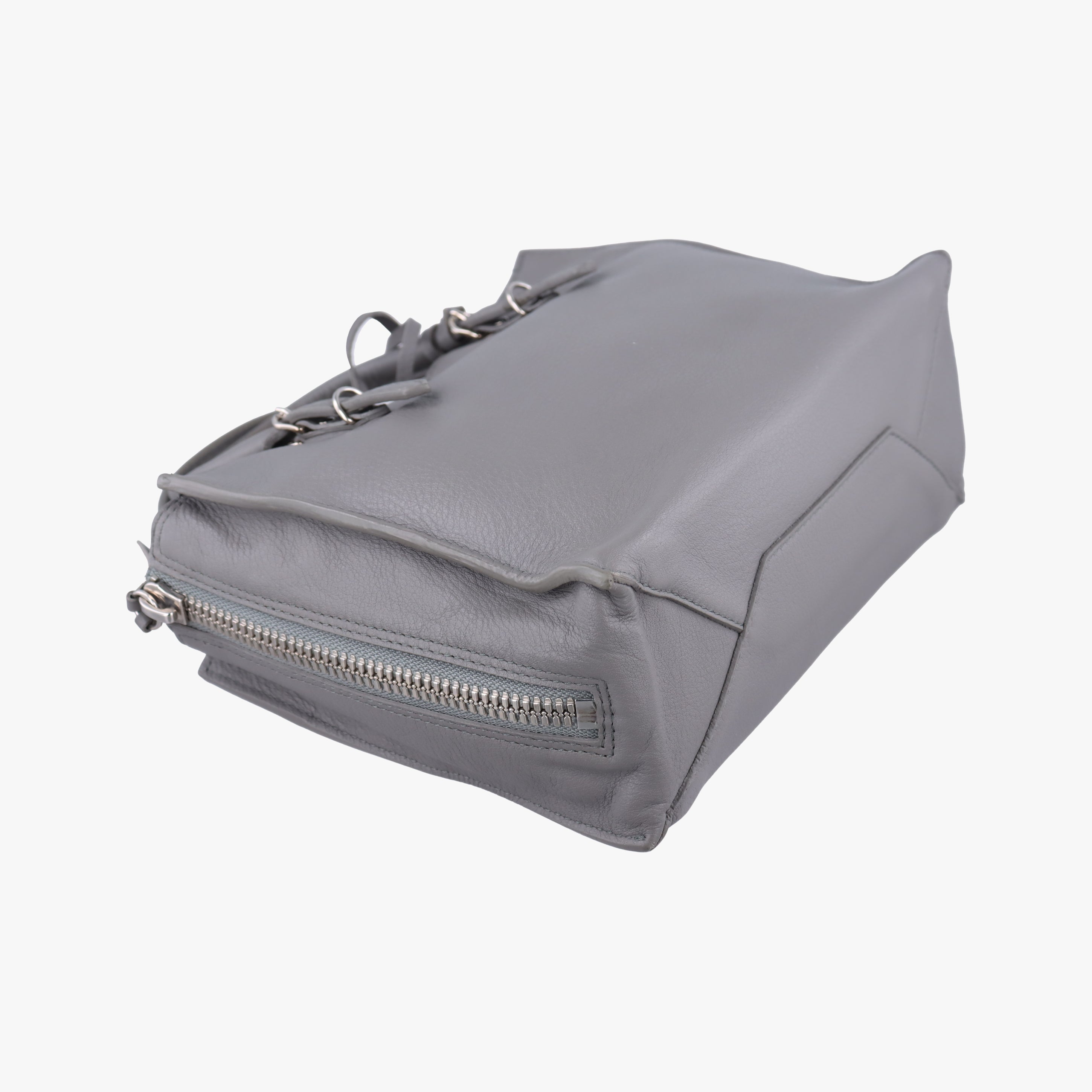 Paper A6 Zip Around Grey Leather 357333.1320.C.002123ペーパー A6 ジップアラウンド グレー レザー 357333.1320.C.002123