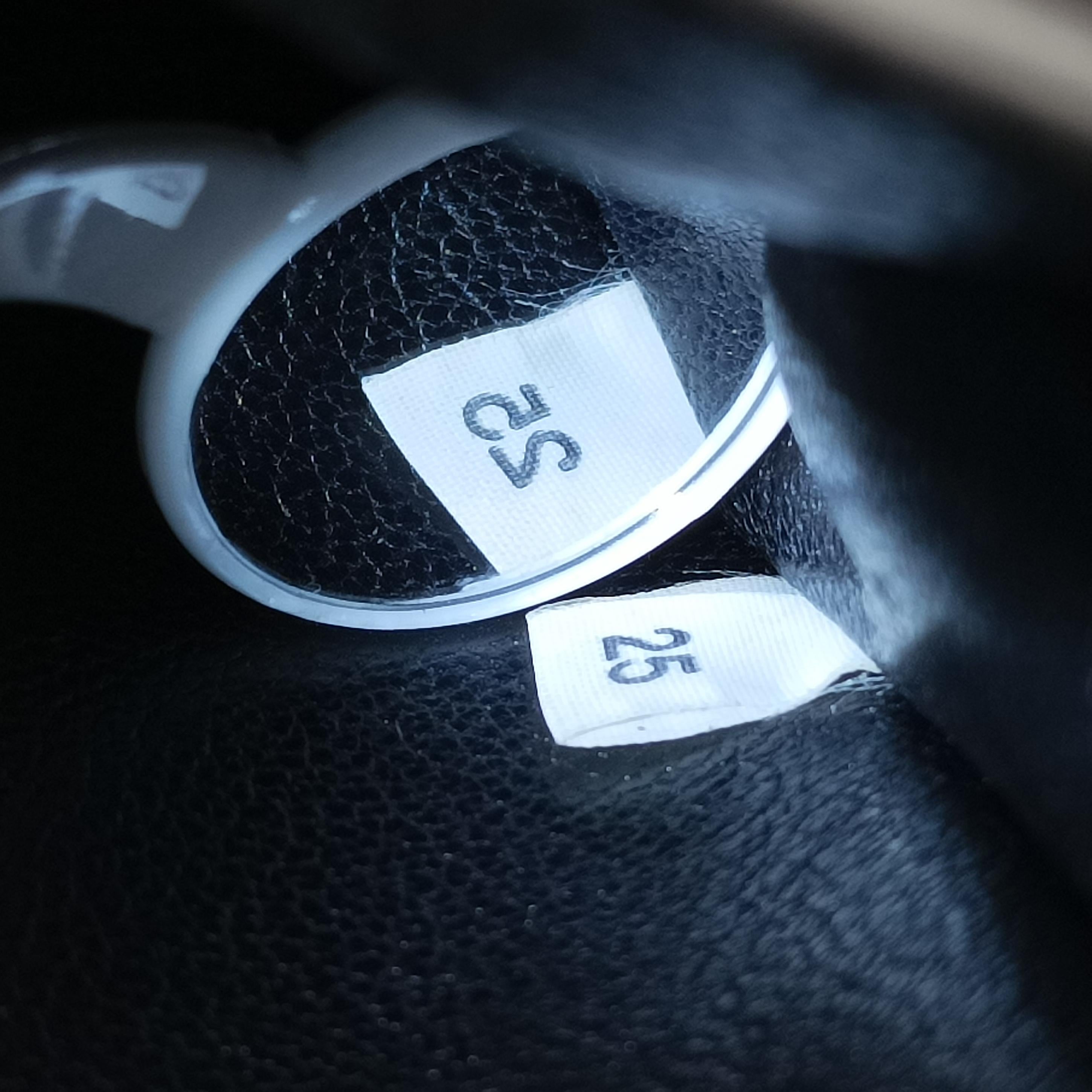 Cahier Black Leather 1BD045 25カイエ ブラック レザー 1BD045 25