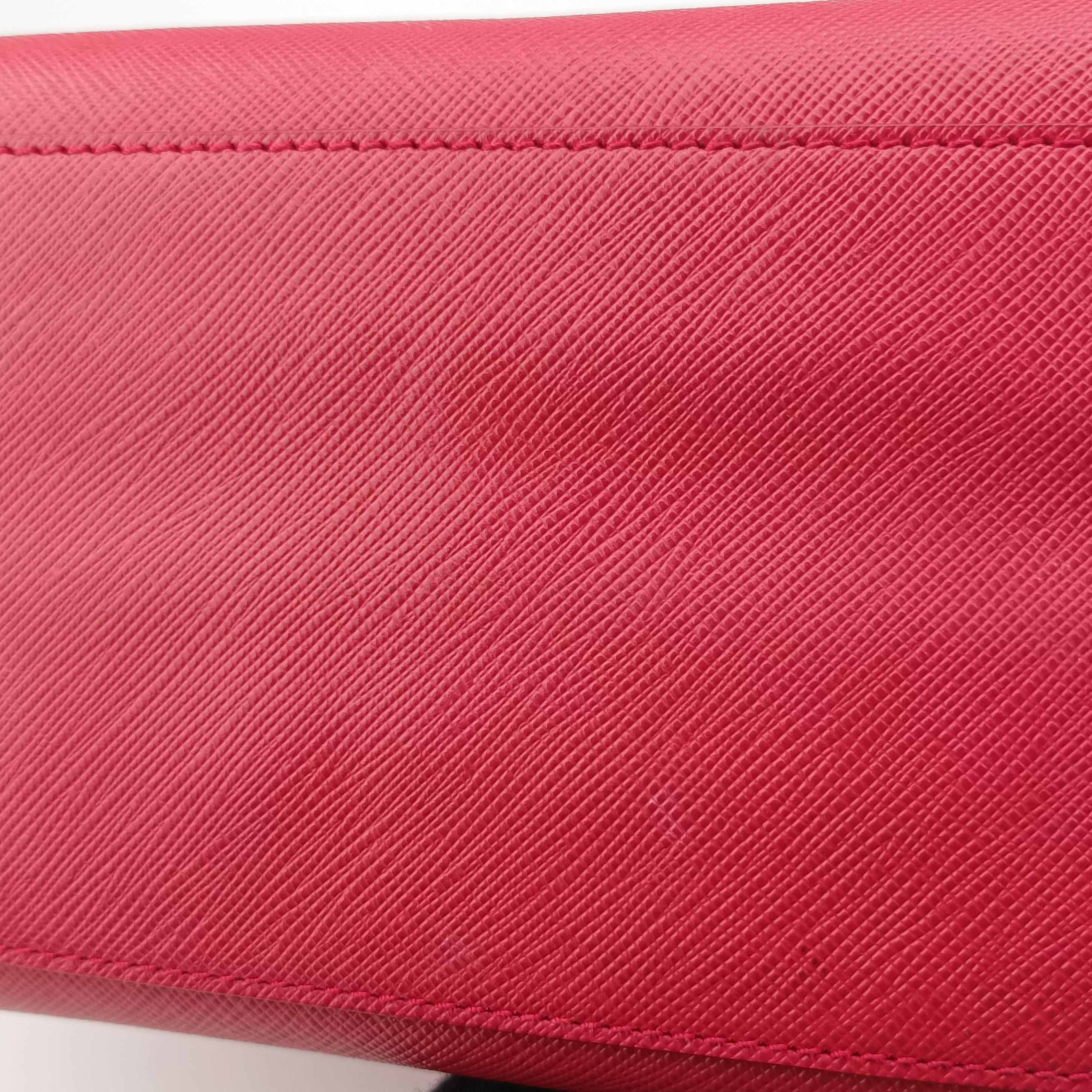 Triangle logo Red SAFFIANO Leather 208三角ロゴ レッド サフィアーノレザー 208