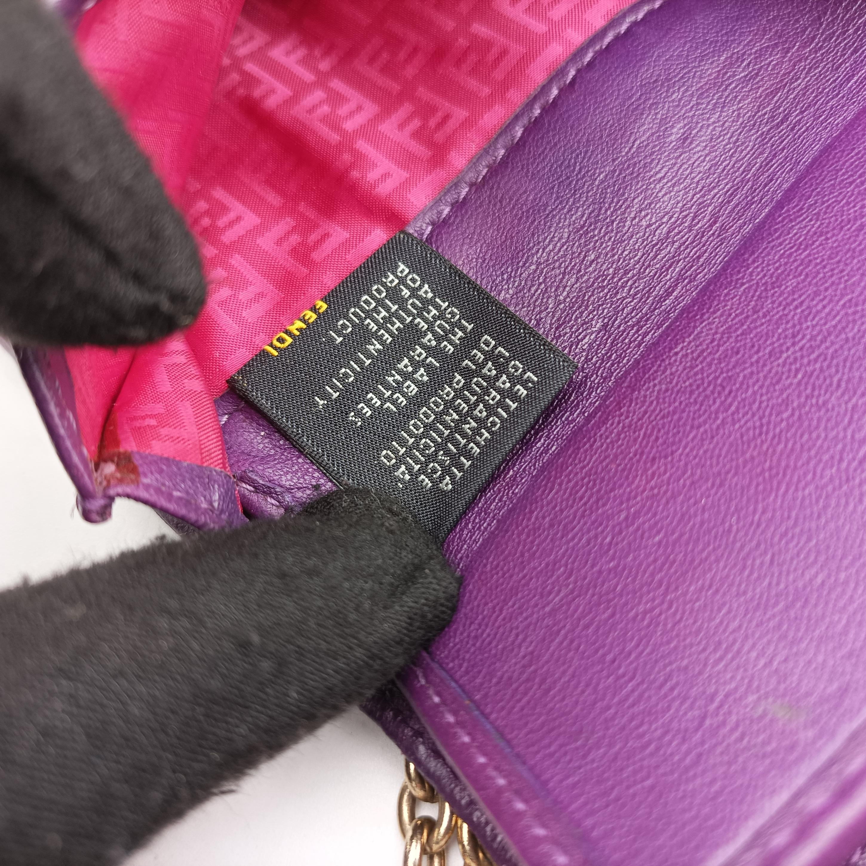 Embossed Logo Purple Leather 8M0219 2401-8M0219-YMY-089エンボス ロゴ パープル レザー 8M0219 2401-8M0219-YMY-089