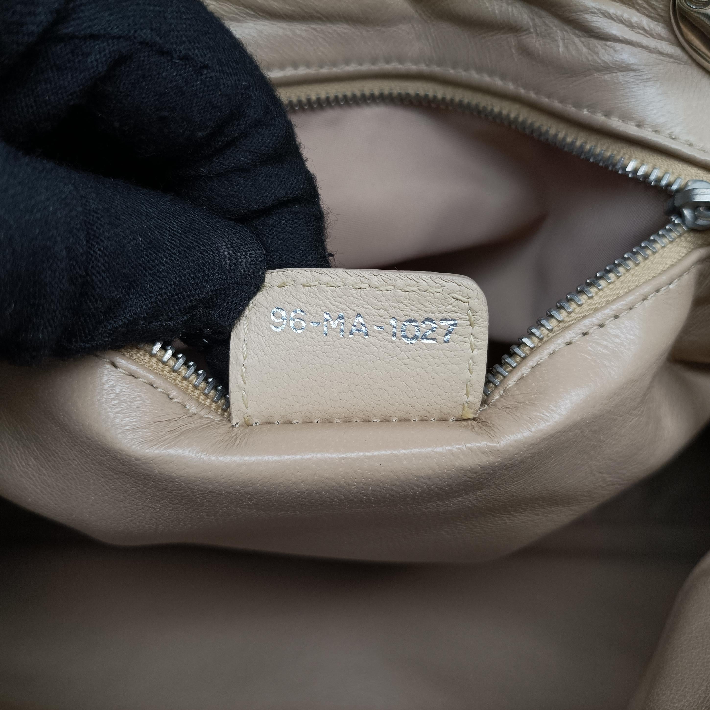 Lady Dior Avenue Tote Beige lambskin 96-MA-1027レディ ディオール アベニュー トート ベージュ ラムスキン 96-MA-1027