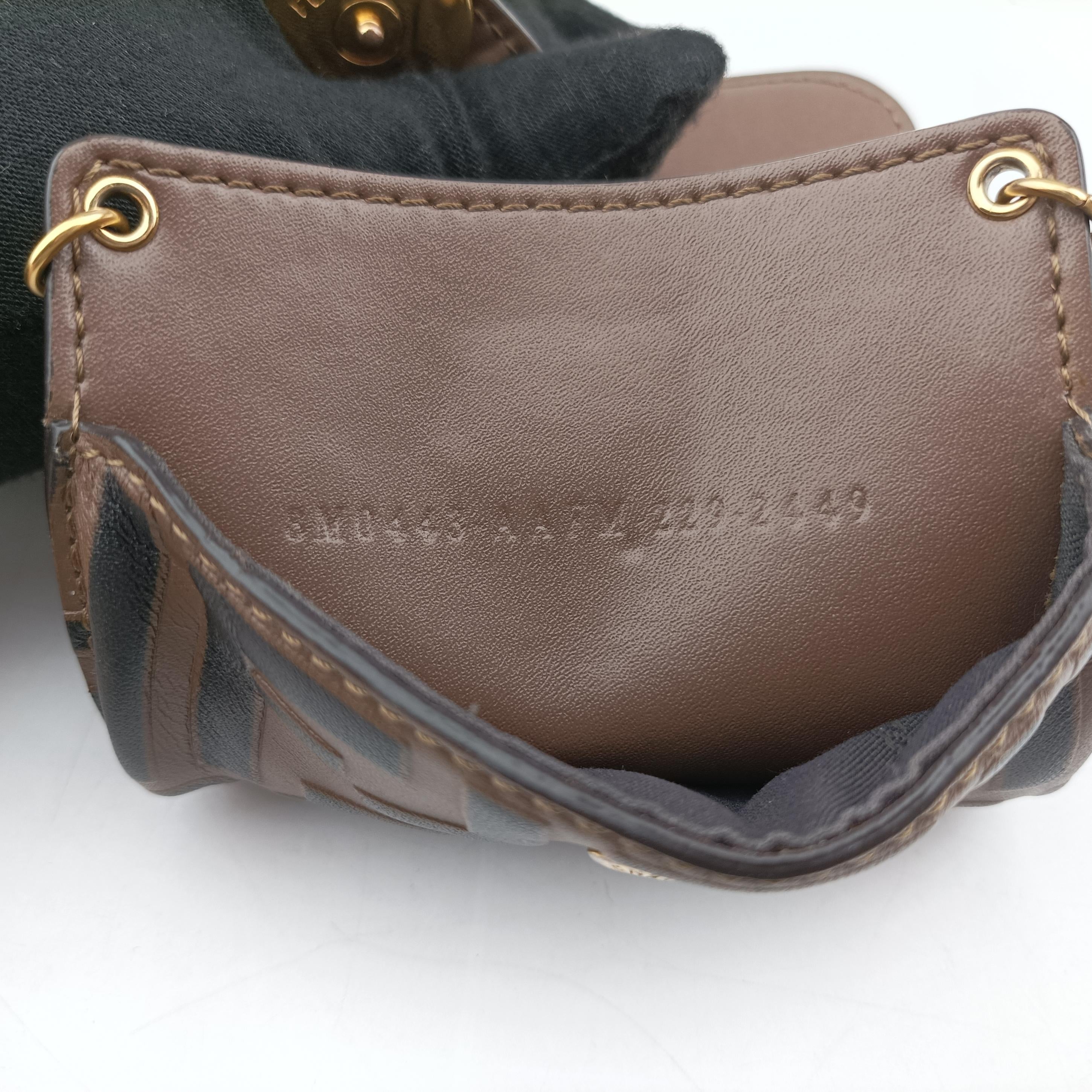 F is smartphone pouch Brown Leather 8M0443 8M0443-AAFM-229-2449エフイズ スマホポーチ ブラウン レザー 8M0443 8M0443-AAFM-229-2449