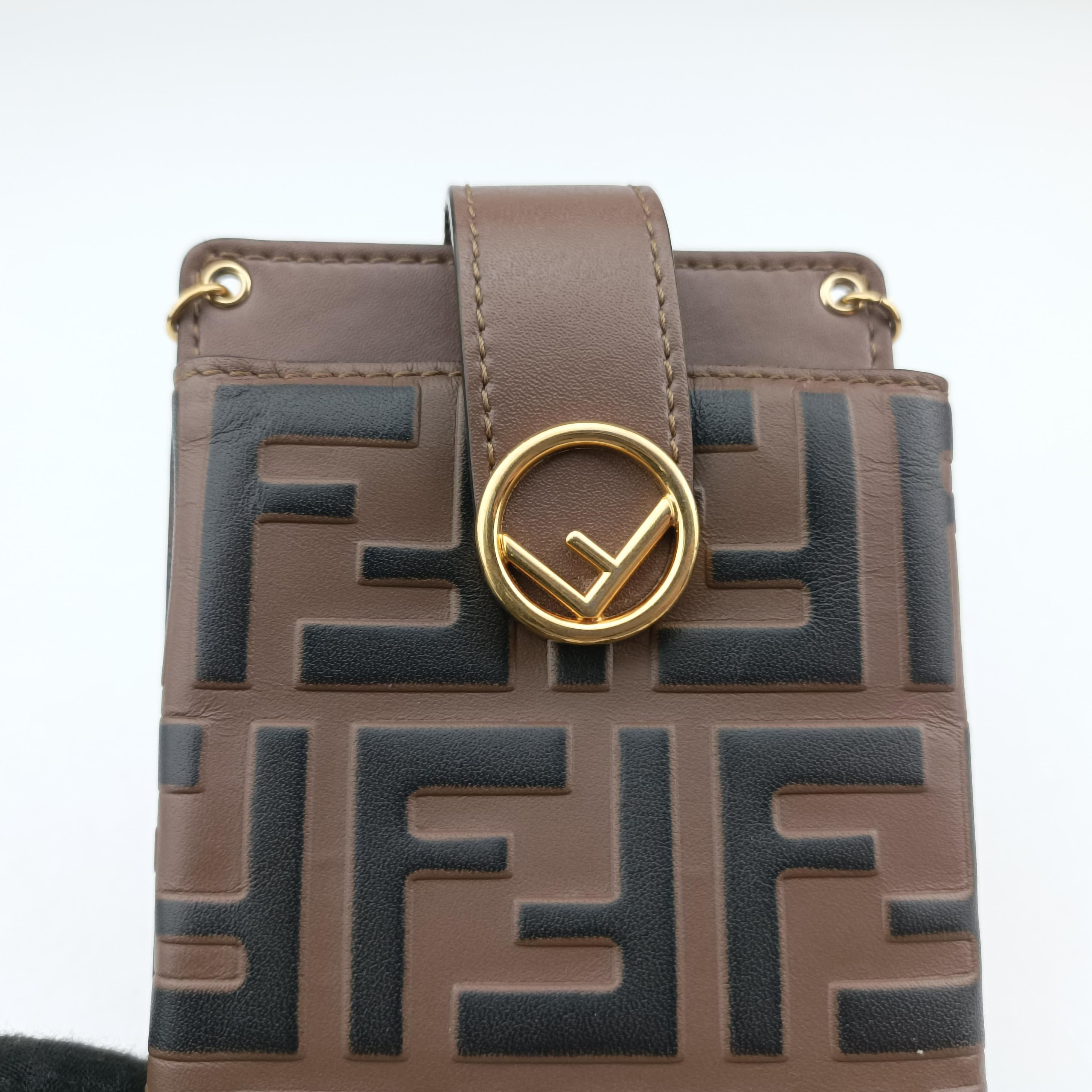 F is smartphone pouch Brown Leather 8M0443 8M0443-AAFM-229-2449エフイズ スマホポーチ ブラウン レザー 8M0443 8M0443-AAFM-229-2449