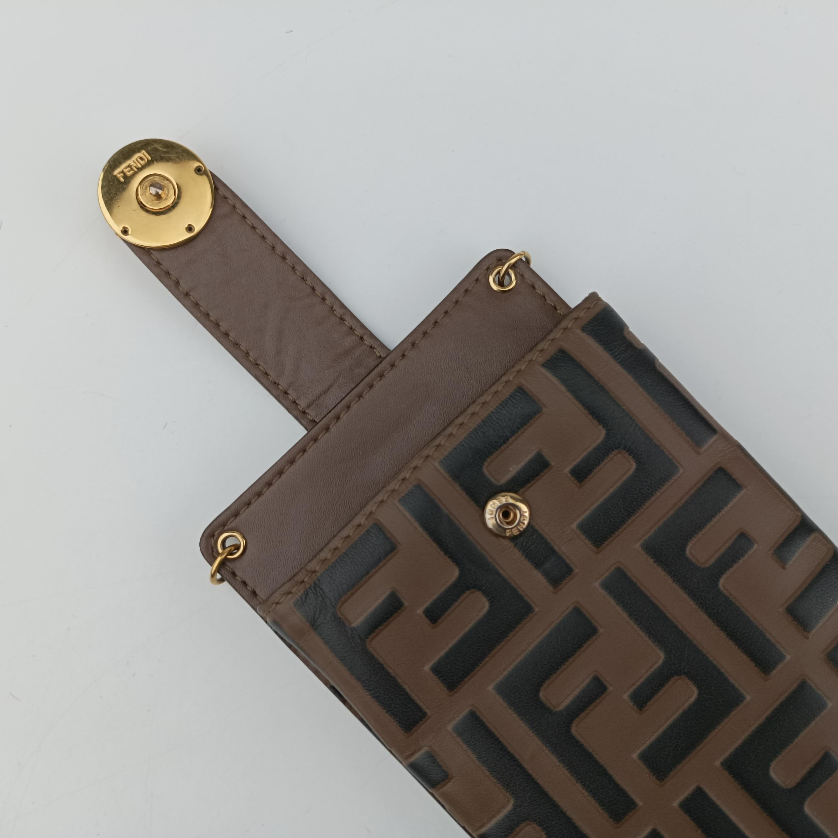 F is smartphone pouch Brown Leather 8M0443 8M0443-AAFM-229-2449エフイズ スマホポーチ ブラウン レザー 8M0443 8M0443-AAFM-229-2449