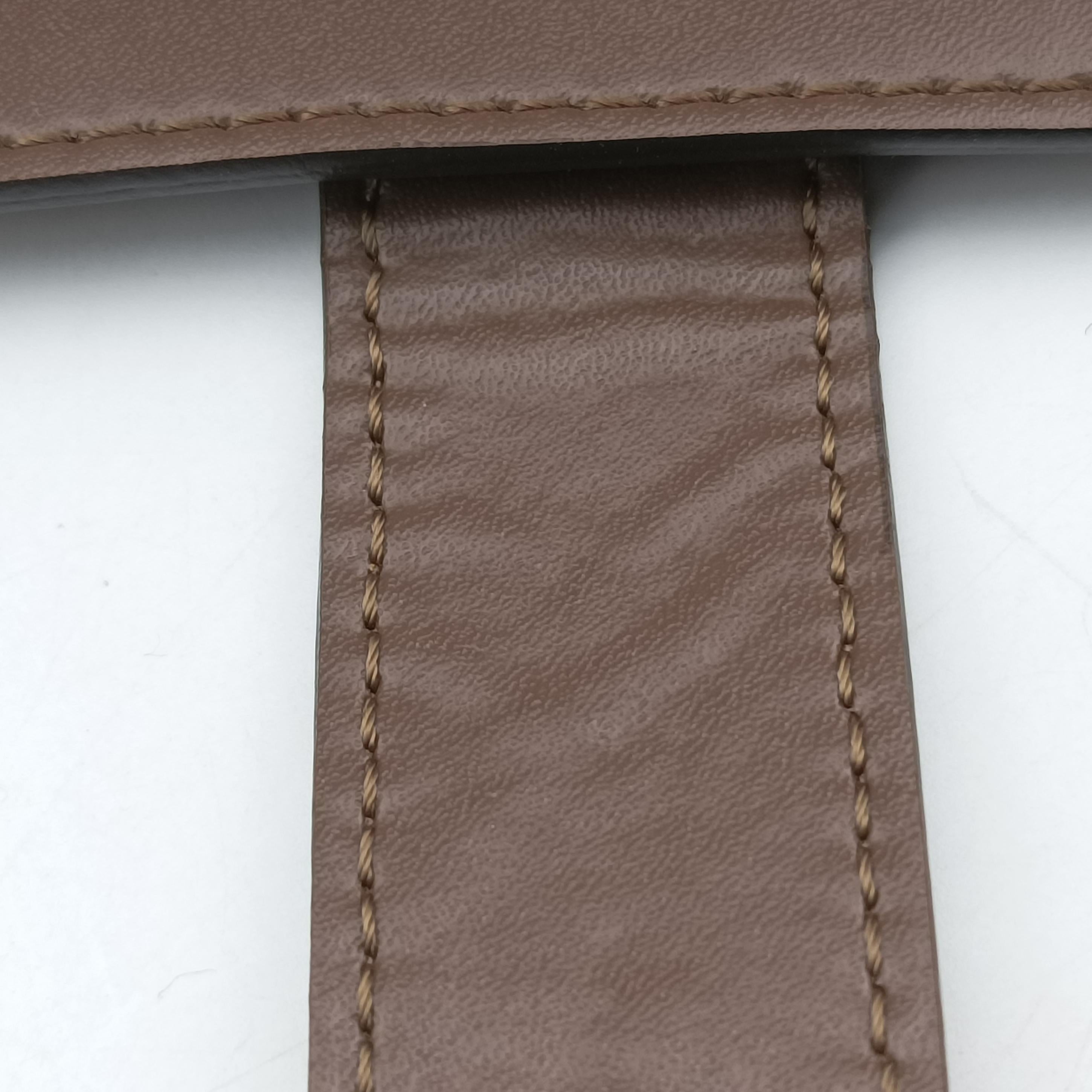 F is smartphone pouch Brown Leather 8M0443 8M0443-AAFM-229-2449エフイズ スマホポーチ ブラウン レザー 8M0443 8M0443-AAFM-229-2449