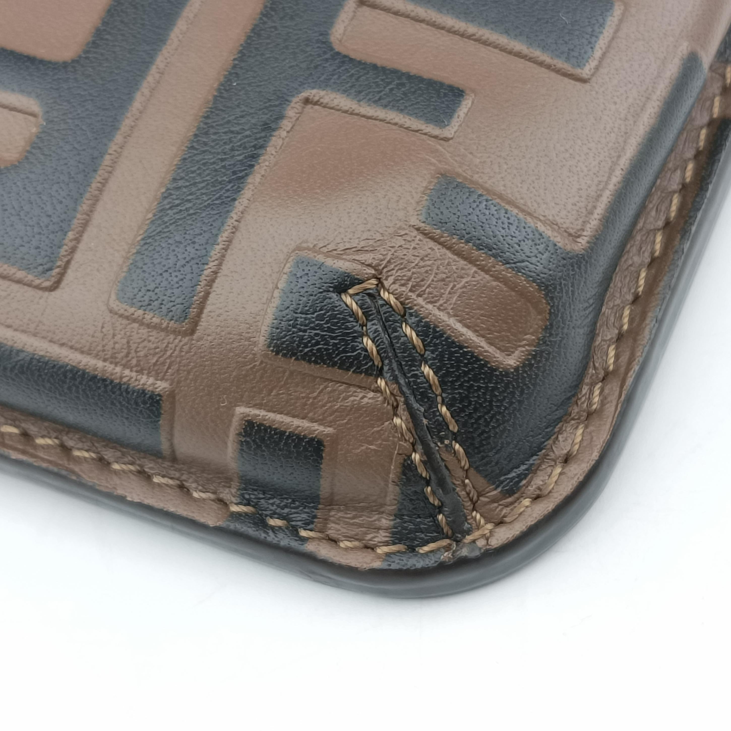 F is smartphone pouch Brown Leather 8M0443 8M0443-AAFM-229-2449エフイズ スマホポーチ ブラウン レザー 8M0443 8M0443-AAFM-229-2449