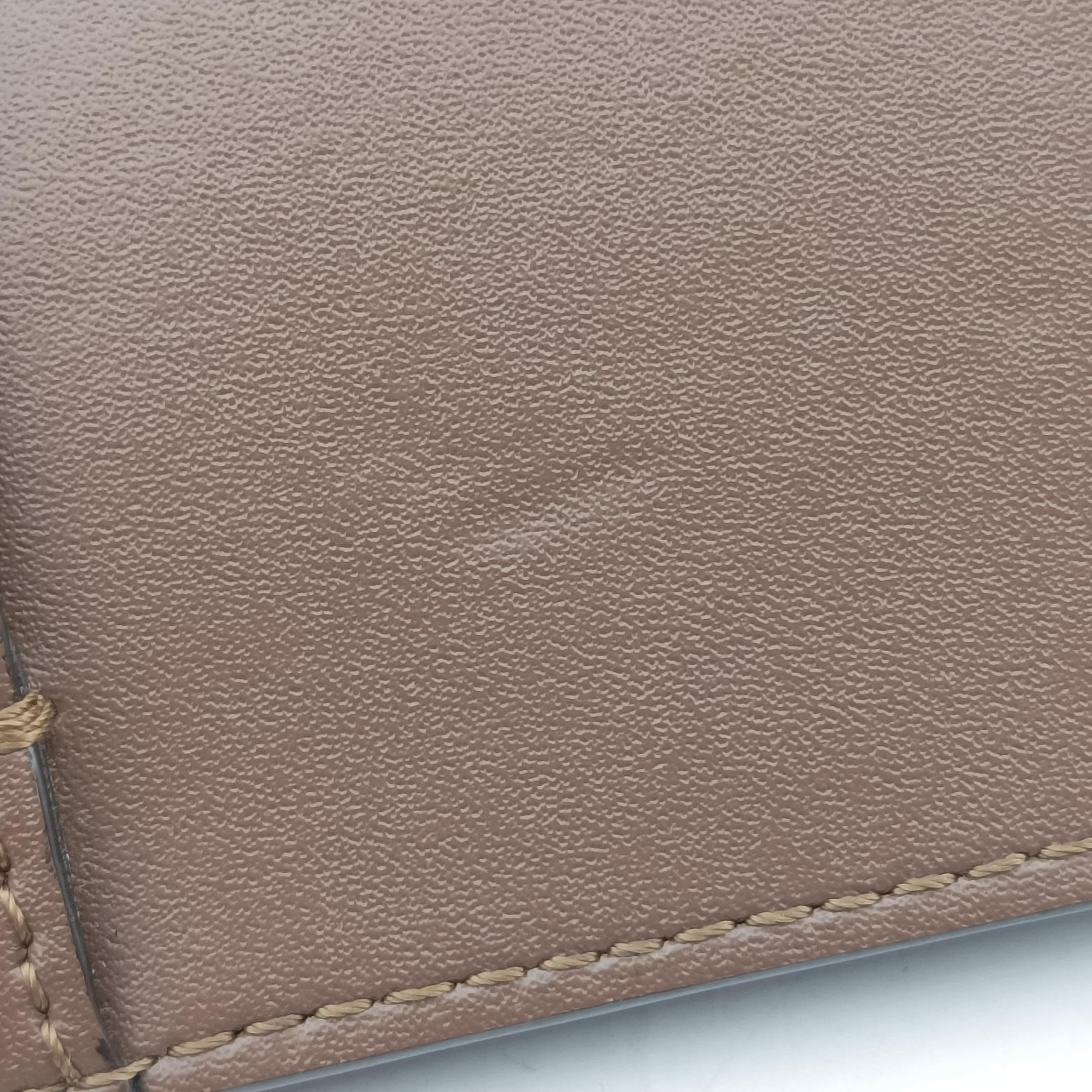 F is smartphone pouch Brown Leather 8M0443 8M0443-AAFM-229-2449エフイズ スマホポーチ ブラウン レザー 8M0443 8M0443-AAFM-229-2449