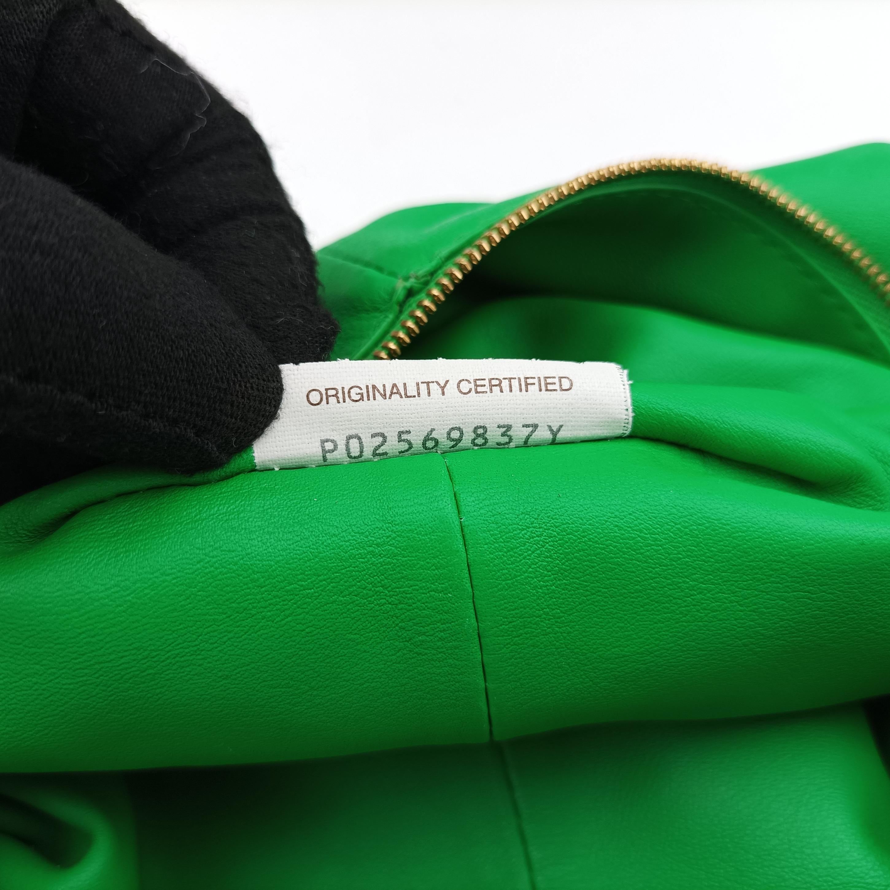 Double Knot Green lambskin P02569837Yダブルノット グリーン ラムスキン P02569837Y