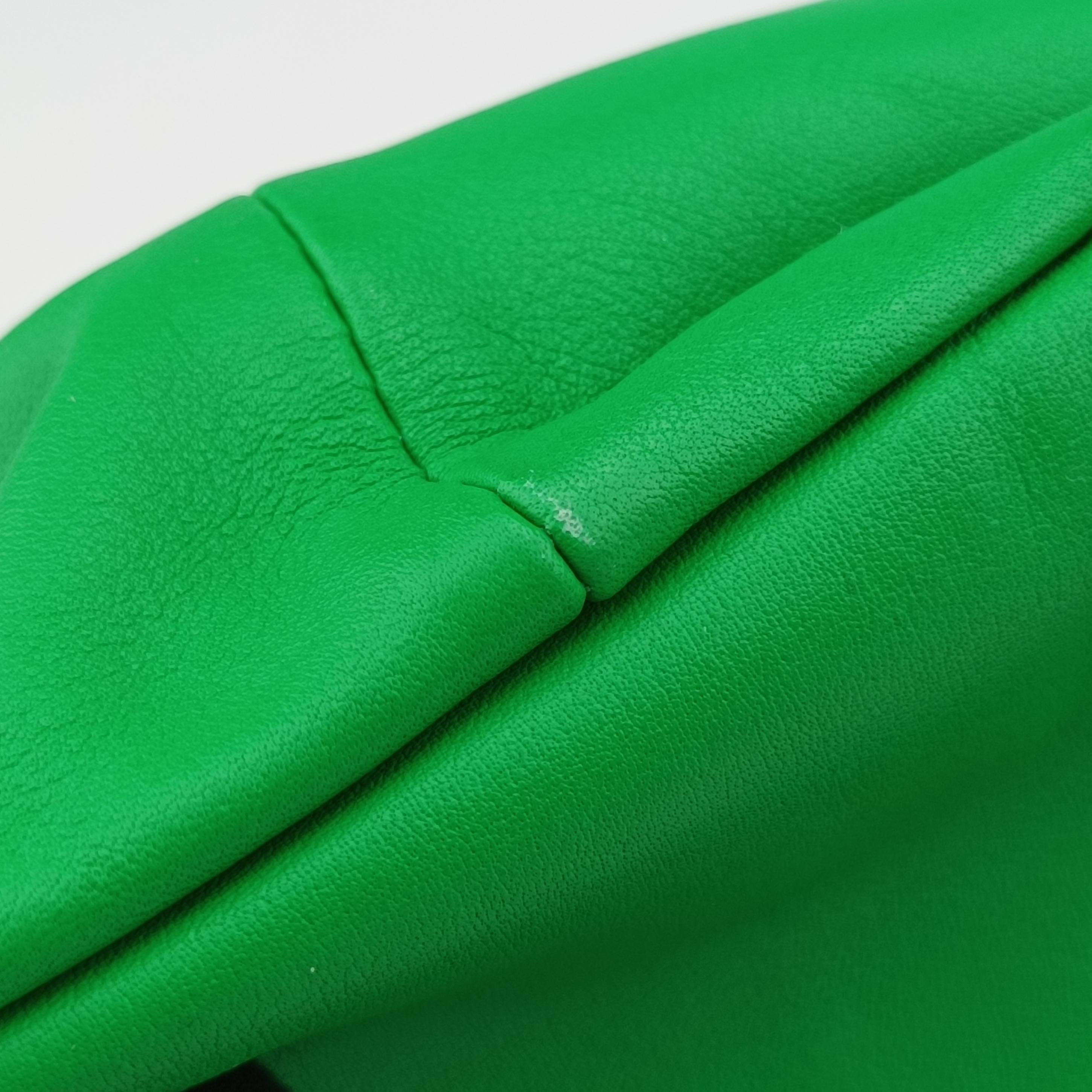 Double Knot Green lambskin P02569837Yダブルノット グリーン ラムスキン P02569837Y