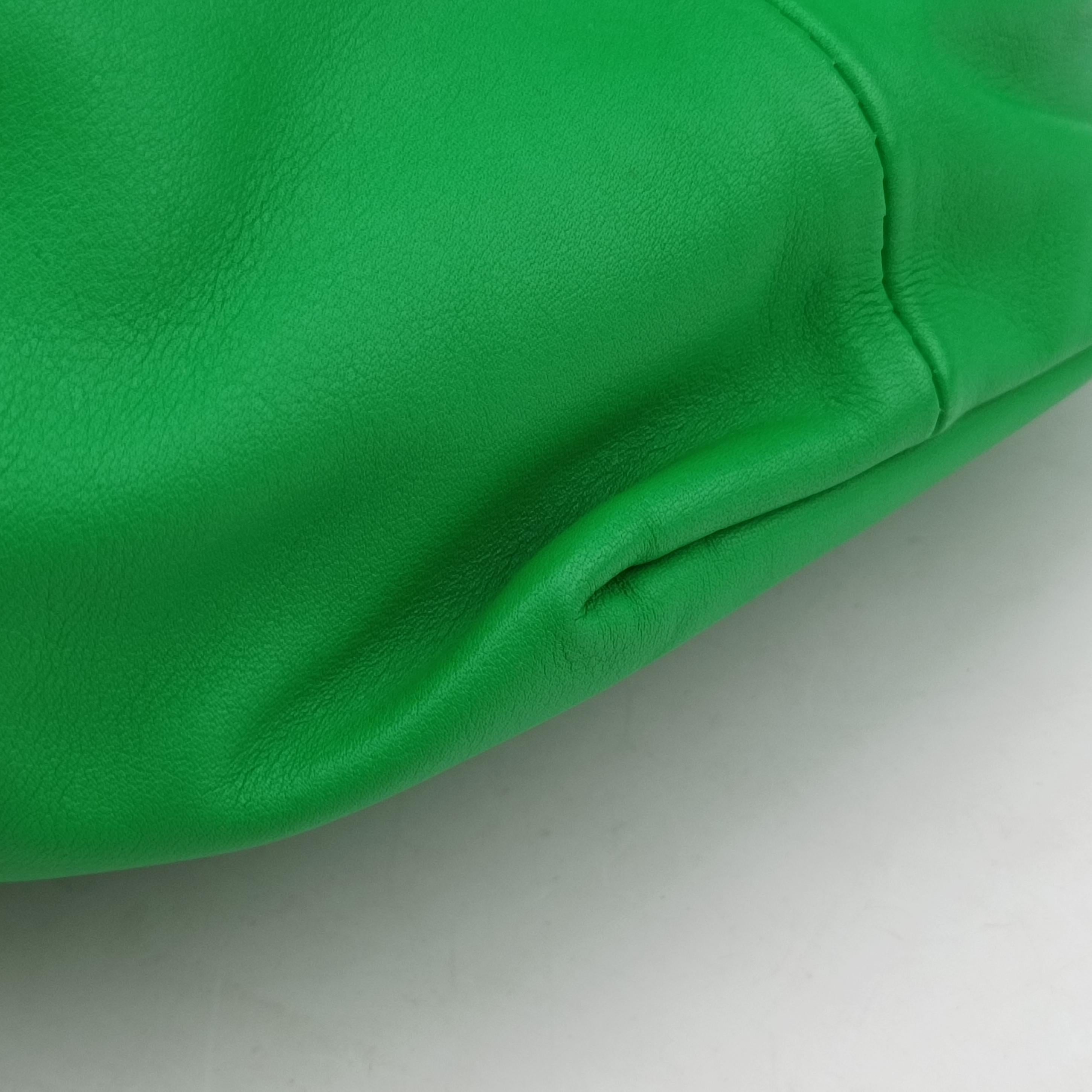 Double Knot Green lambskin P02569837Yダブルノット グリーン ラムスキン P02569837Y