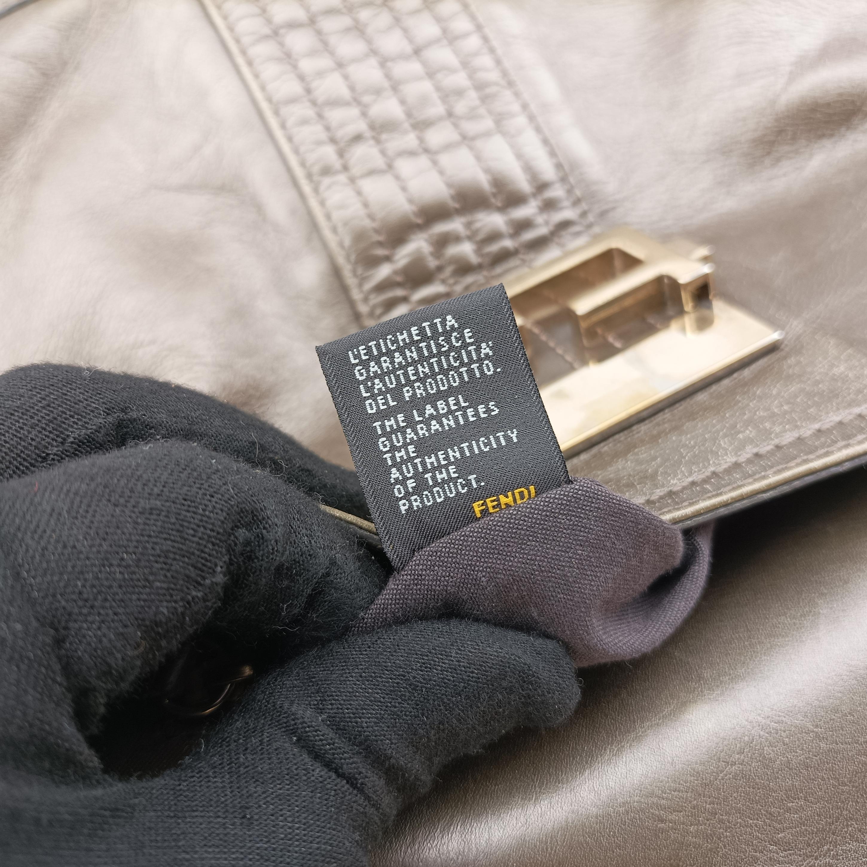 Maxi Baguette Flap Golden Leather 8BT143 8BT143-GTK 119-2566ズッカ マキシバゲット ゴールド レザー 8BT143 8BT143-GTK 119-2566