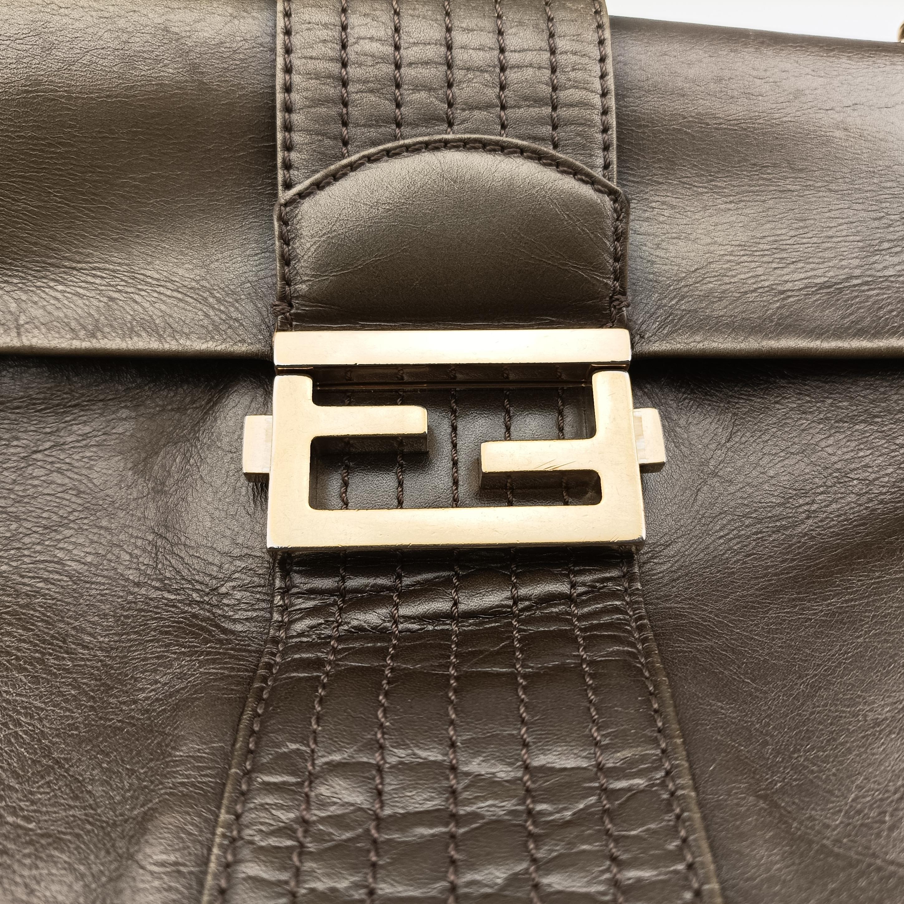 Maxi Baguette Flap Golden Leather 8BT143 8BT143-GTK 119-2566ズッカ マキシバゲット ゴールド レザー 8BT143 8BT143-GTK 119-2566