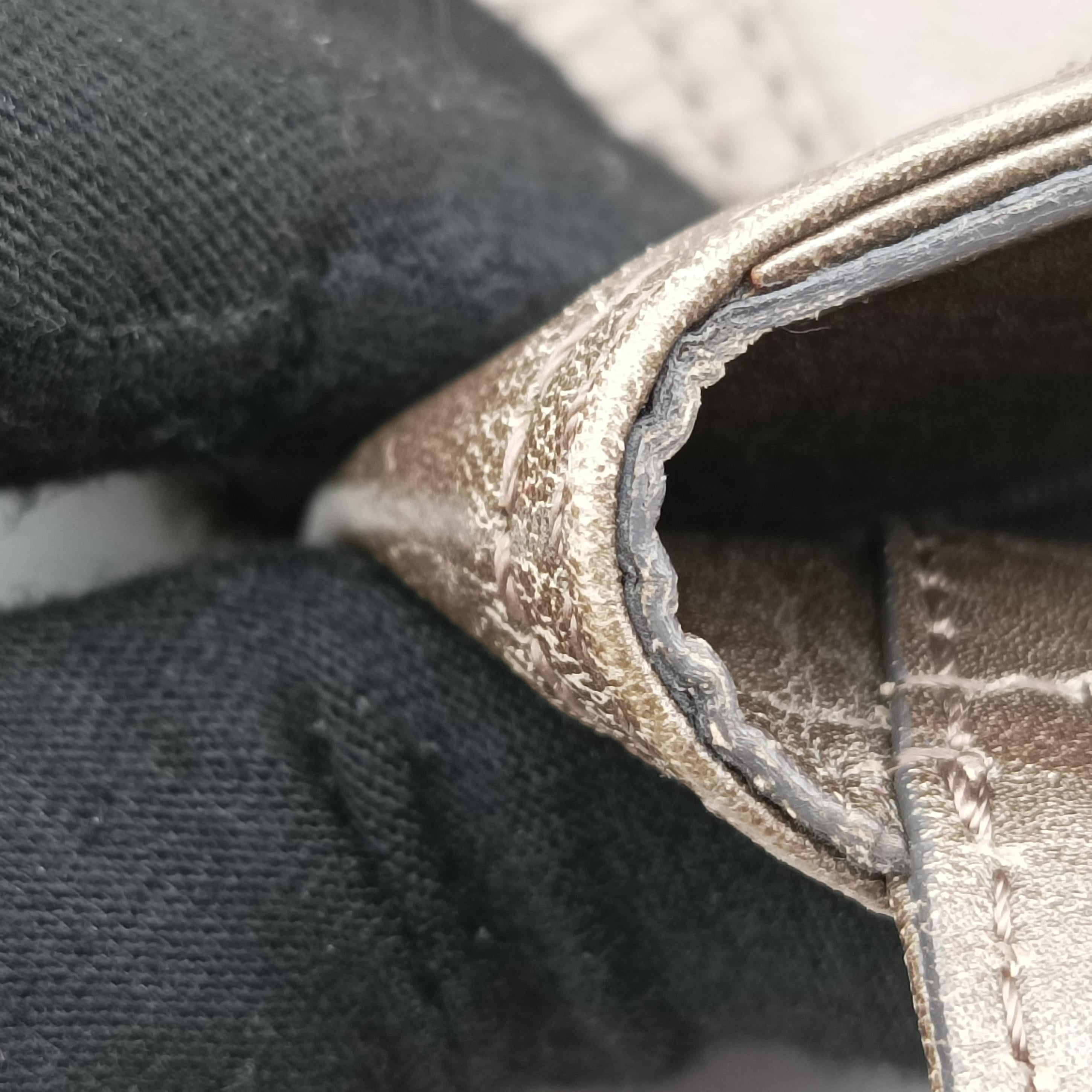 Maxi Baguette Flap Golden Leather 8BT143 8BT143-GTK 119-2566ズッカ マキシバゲット ゴールド レザー 8BT143 8BT143-GTK 119-2566