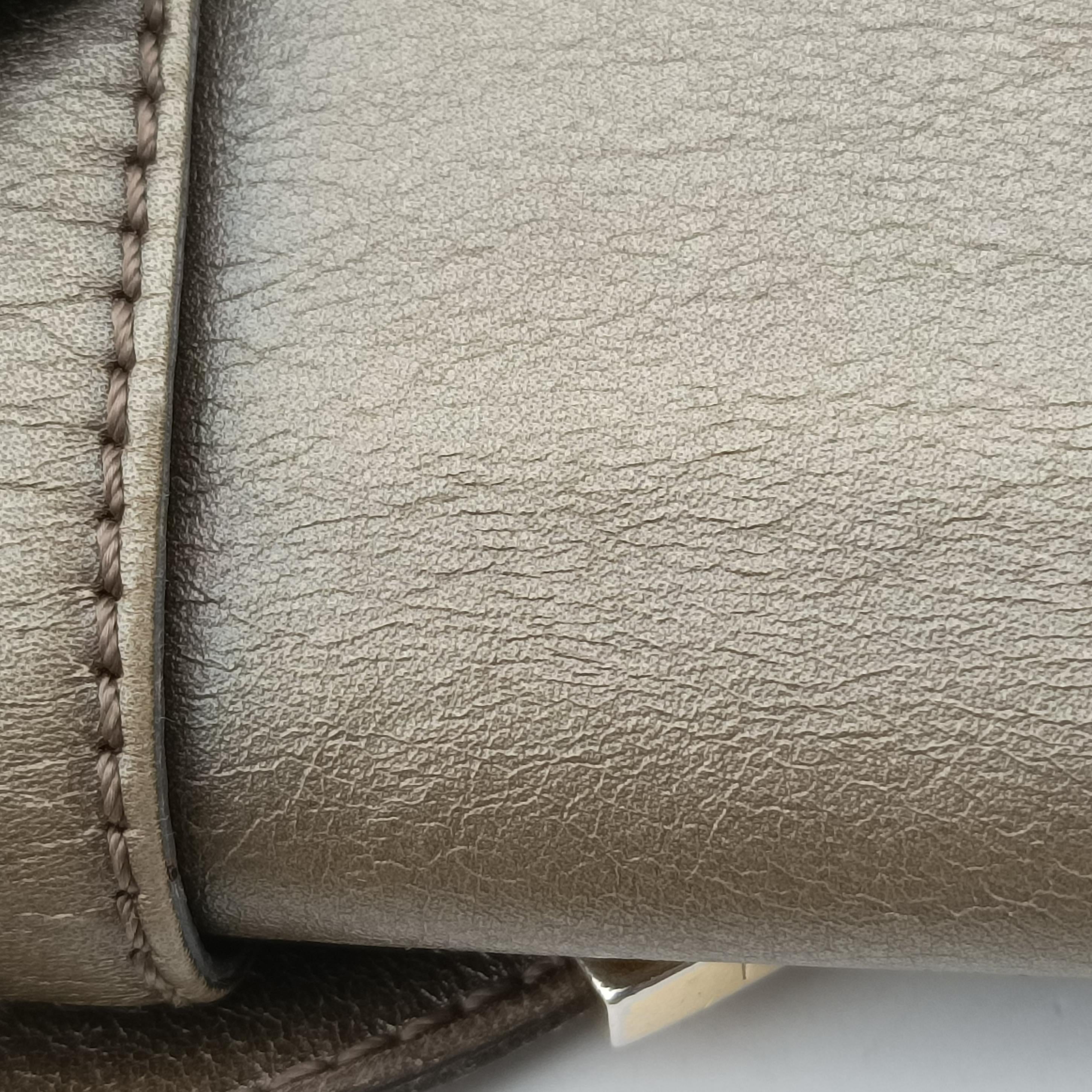 Maxi Baguette Flap Golden Leather 8BT143 8BT143-GTK 119-2566ズッカ マキシバゲット ゴールド レザー 8BT143 8BT143-GTK 119-2566