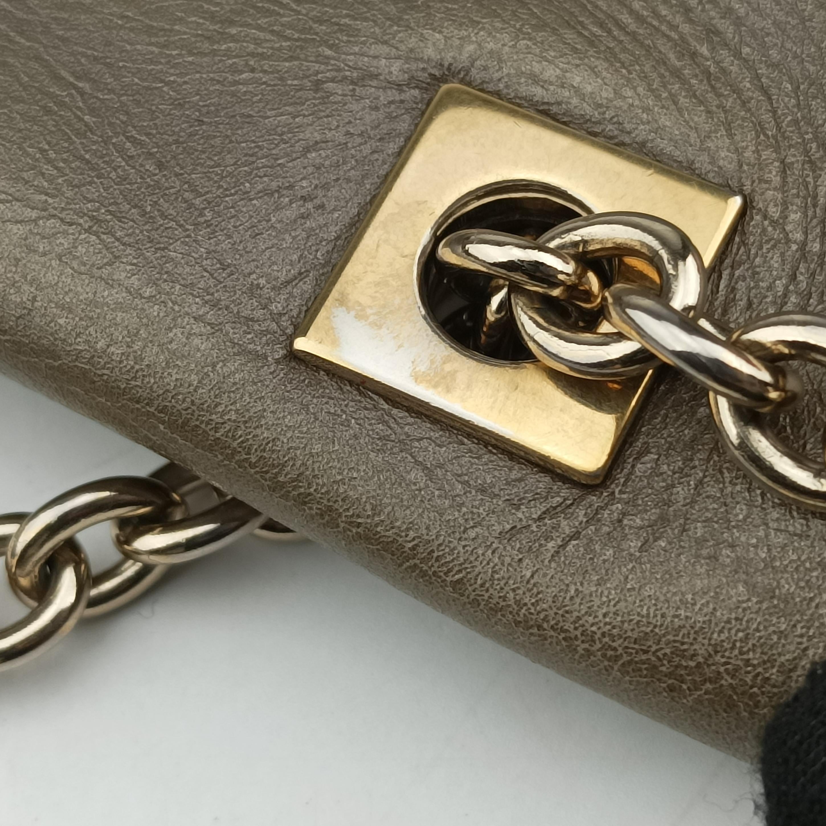 Maxi Baguette Flap Golden Leather 8BT143 8BT143-GTK 119-2566ズッカ マキシバゲット ゴールド レザー 8BT143 8BT143-GTK 119-2566