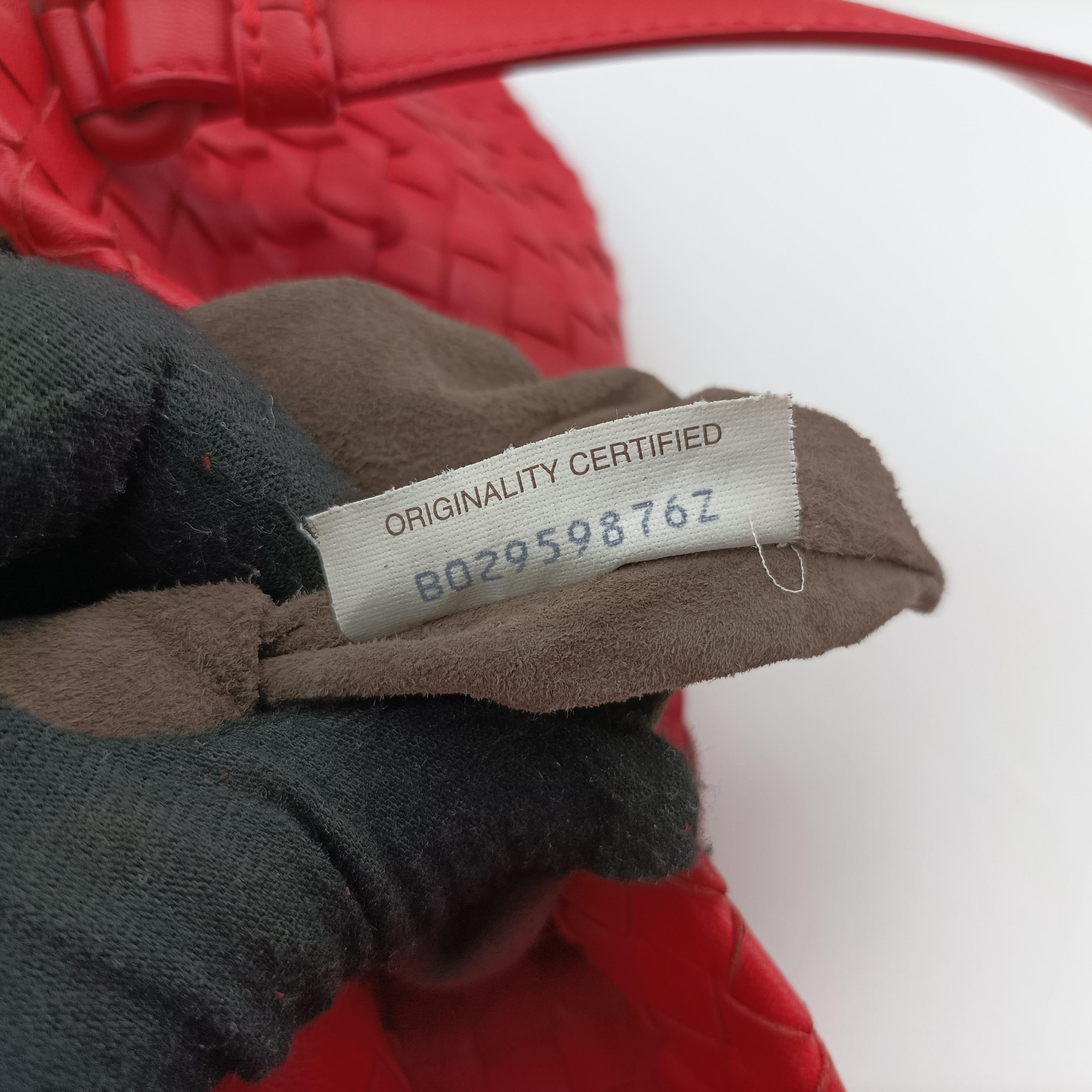 Intrecciato Red lambskin B02959876Zイントレチャート レッド ラムスキン B02959876Z