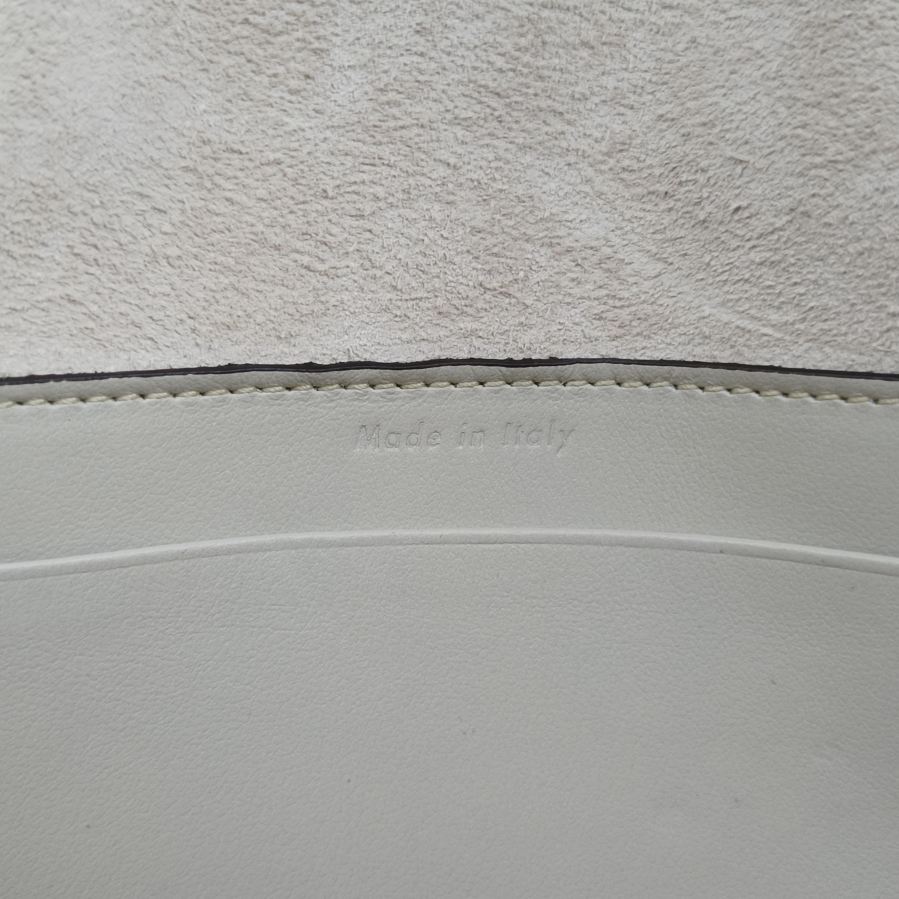 Symmetrical White Leather W-GA-2188シンメトリカル ホワイト レザー W-GA-2188