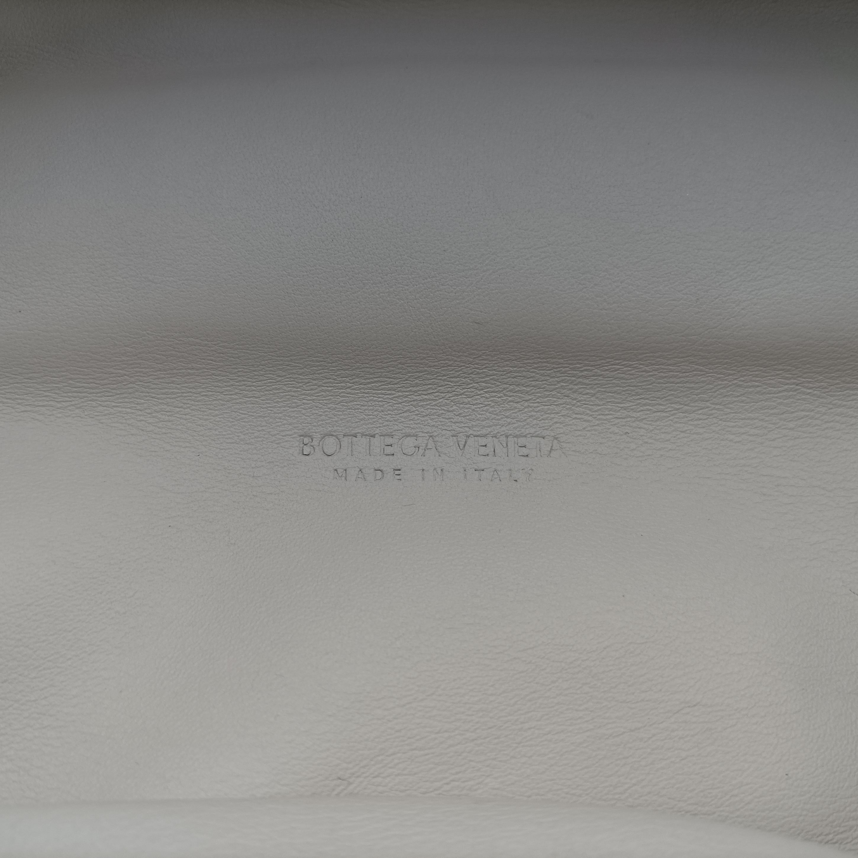 THE Chain Pouch White lambskin P01462617F IC Chipザ チェーンポーチ ホワイト ラムスキン P01462617F ICチップ