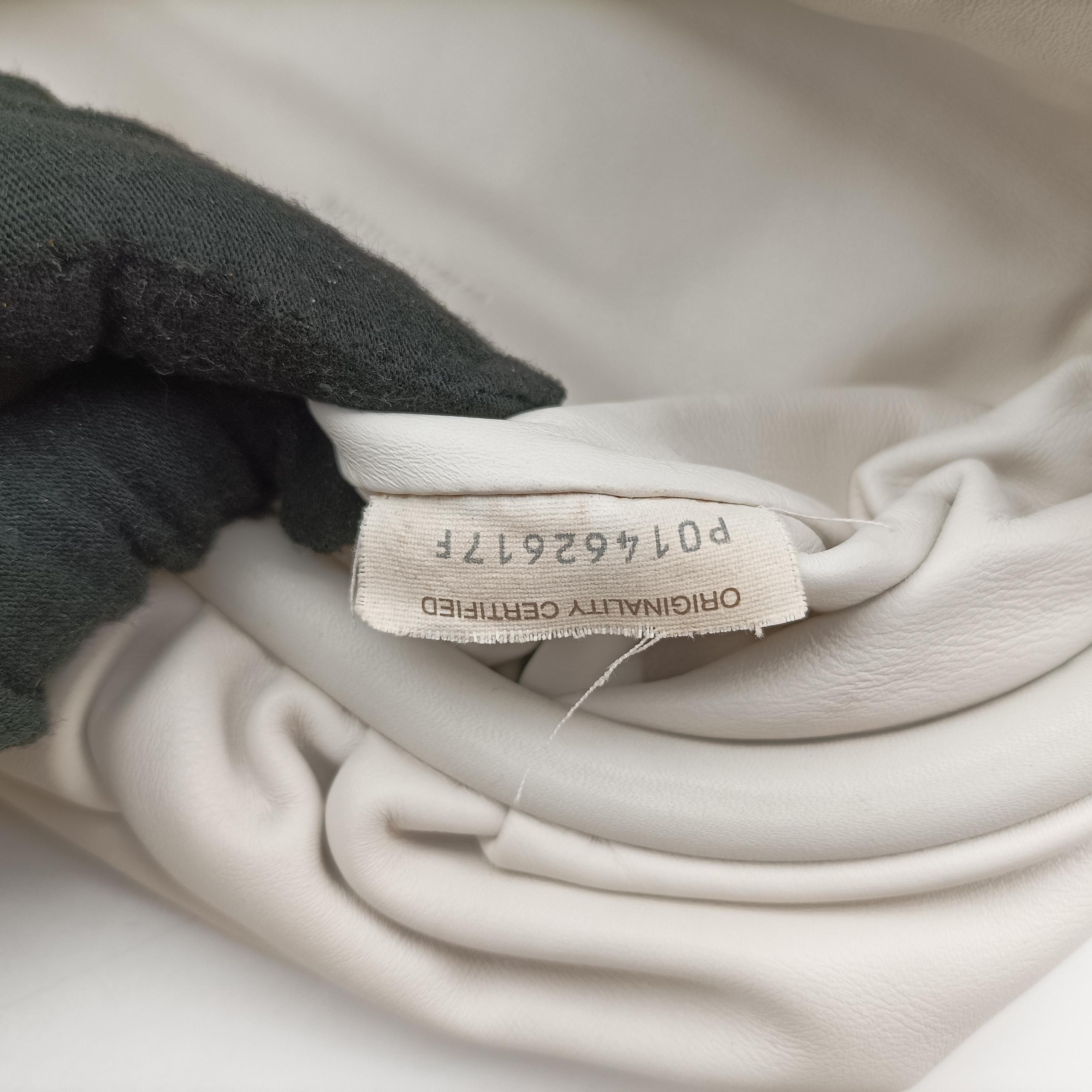 THE Chain Pouch White lambskin P01462617F IC Chipザ チェーンポーチ ホワイト ラムスキン P01462617F ICチップ