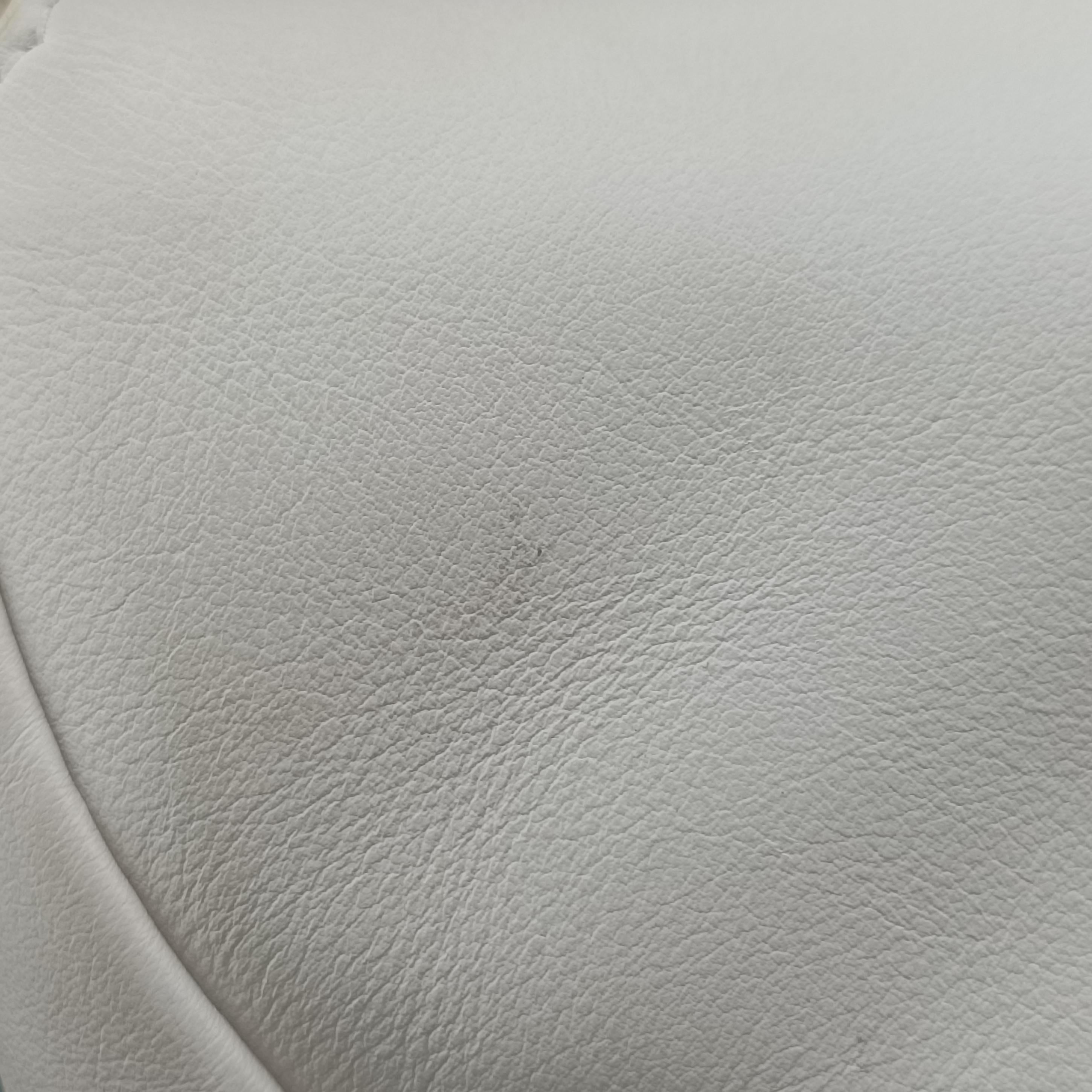 THE Chain Pouch White lambskin P01462617F IC Chipザ チェーンポーチ ホワイト ラムスキン P01462617F ICチップ