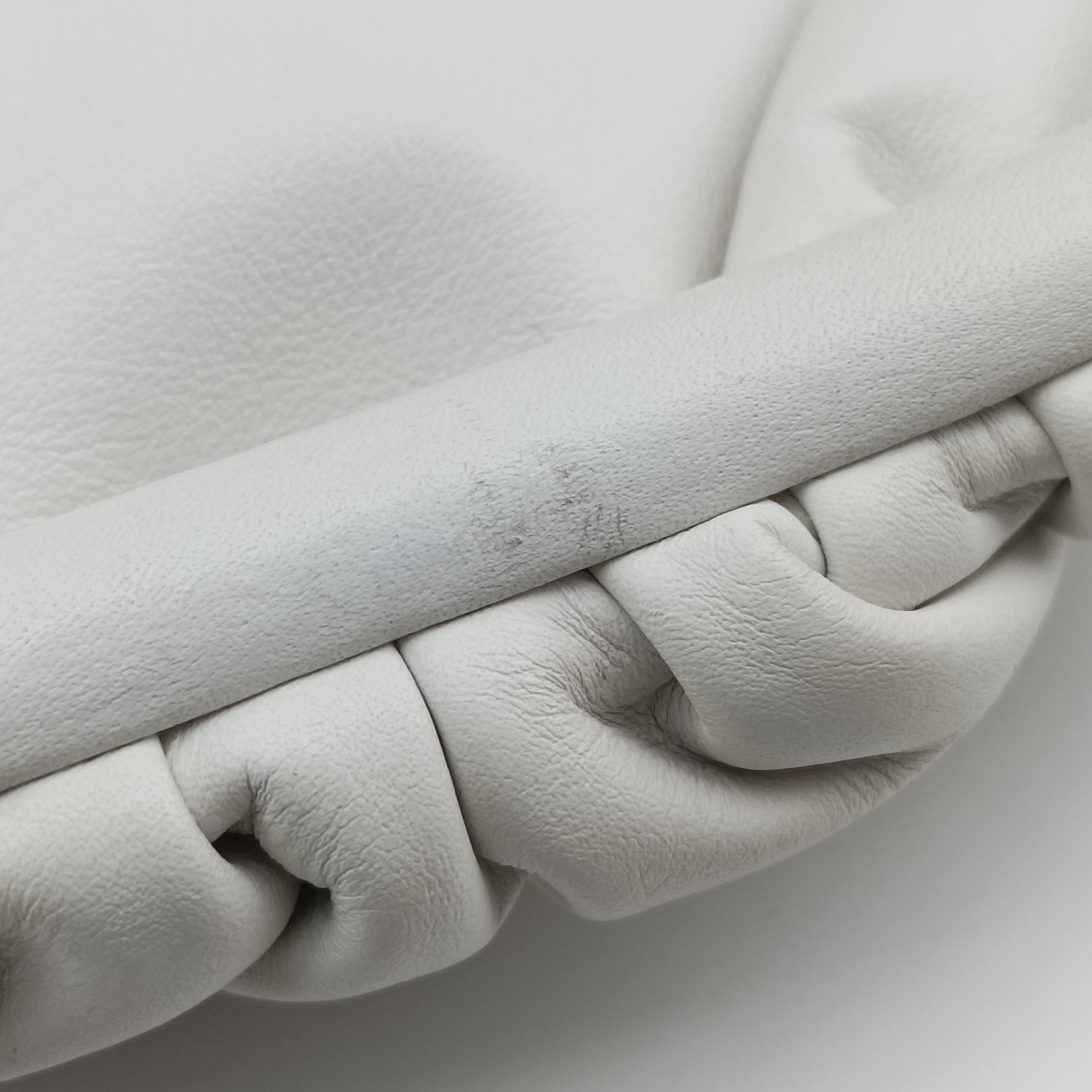 THE Chain Pouch White lambskin P01462617F IC Chipザ チェーンポーチ ホワイト ラムスキン P01462617F ICチップ