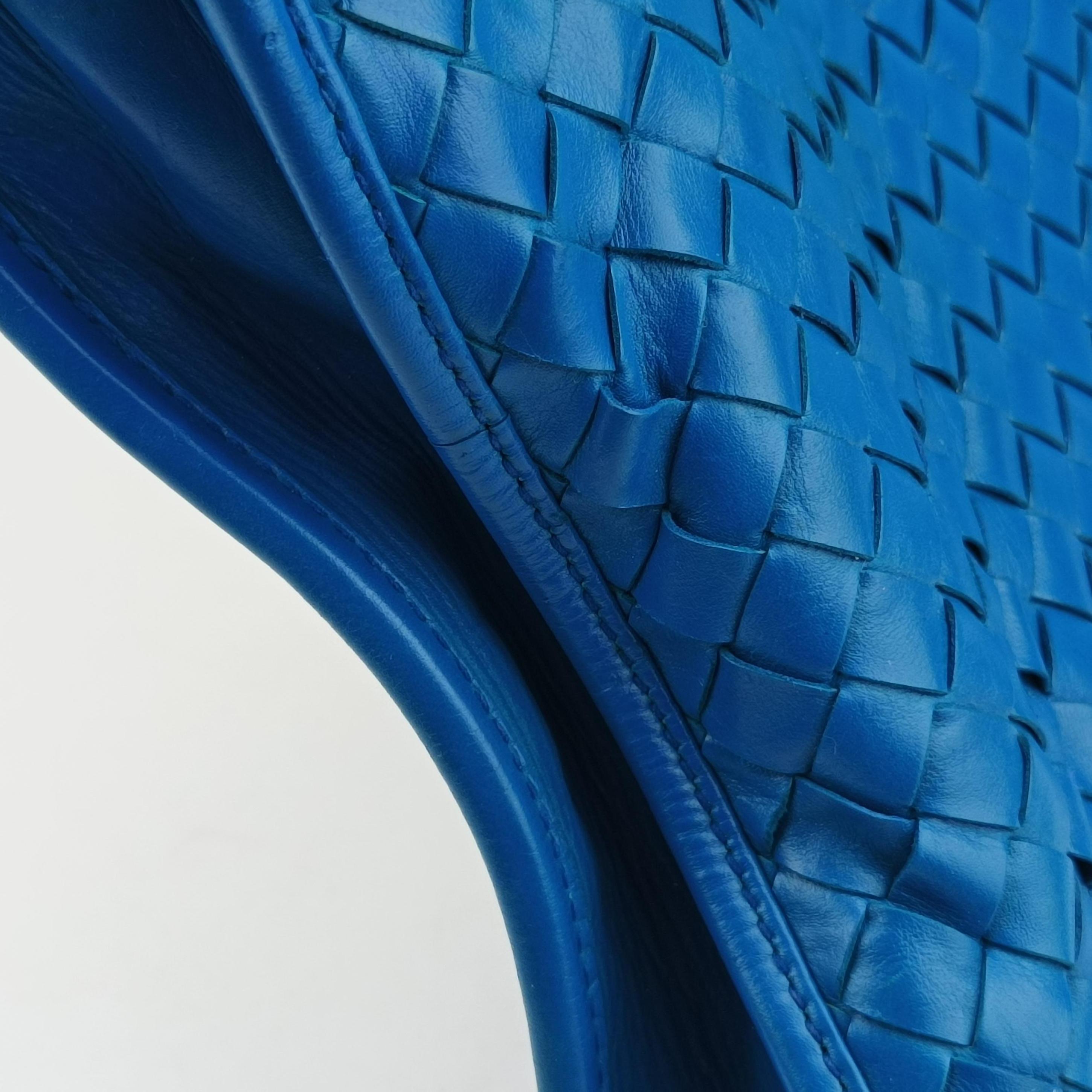 Intrecciato Blue lambskin B03349549Oイントレチャート ブルー ラムスキン B03349549O