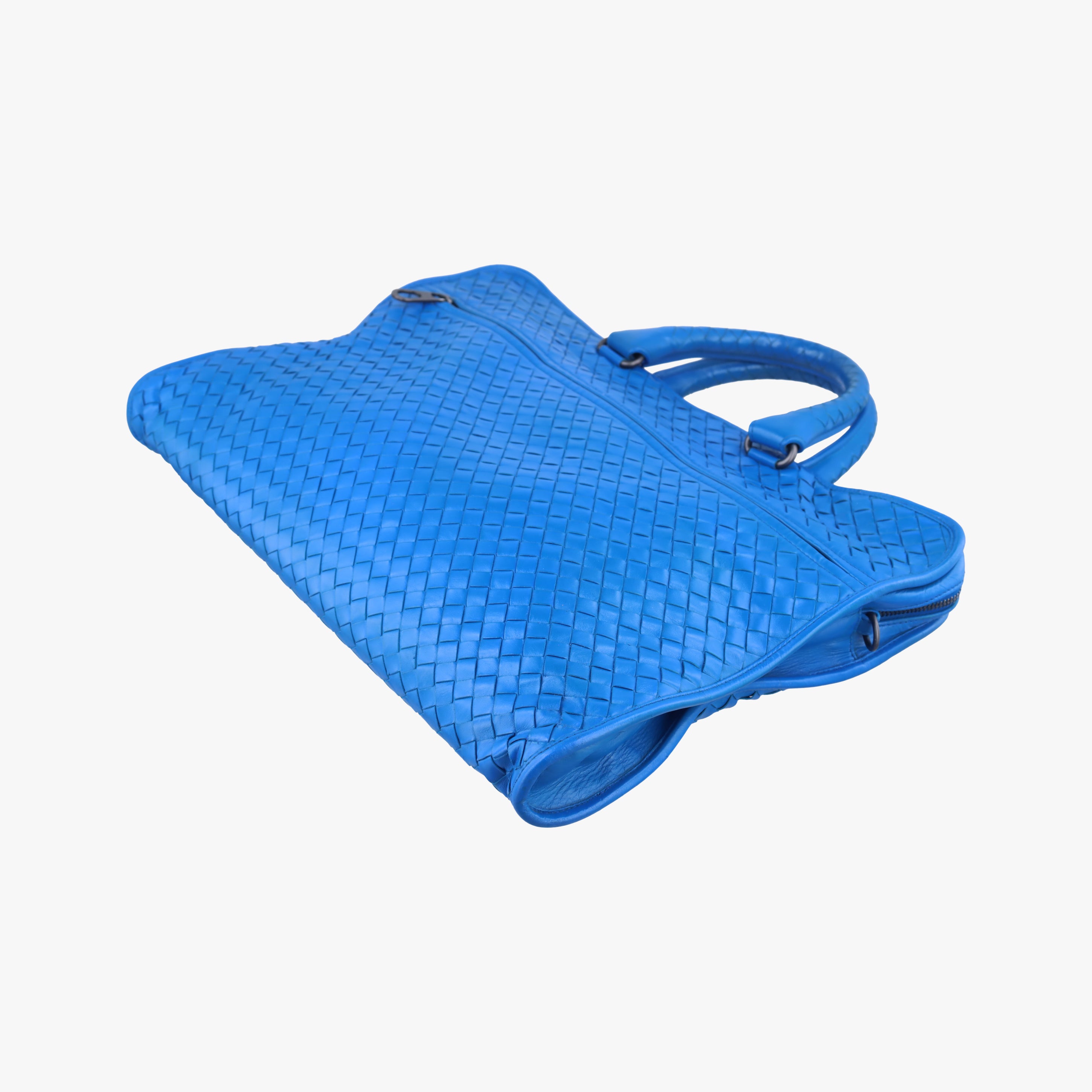 Intrecciato Blue lambskin B03349549Oイントレチャート ブルー ラムスキン B03349549O