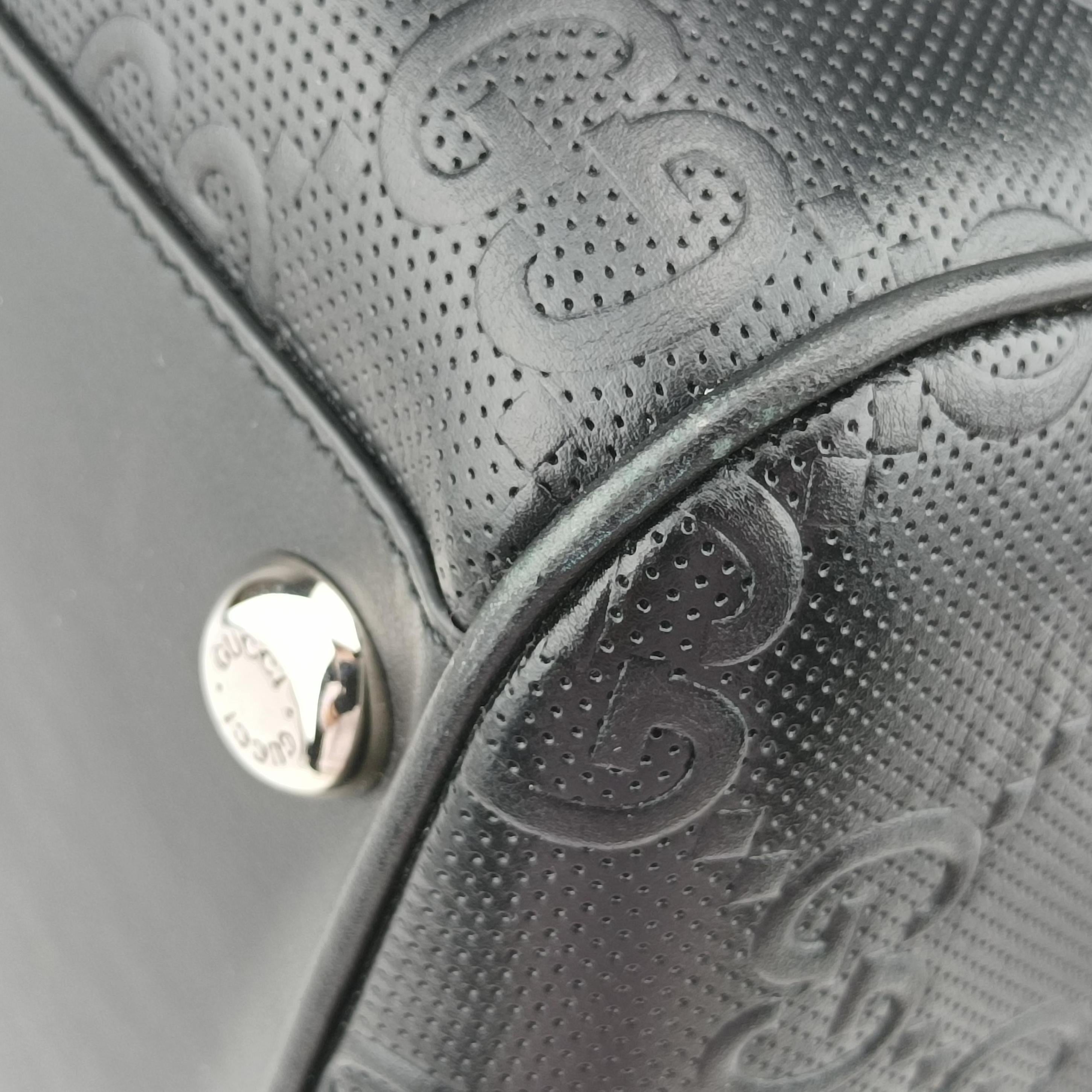 GG Embossed Black Leather 725129 E039515650ジージーエンボスド ブラック レザー 725129 E039515650