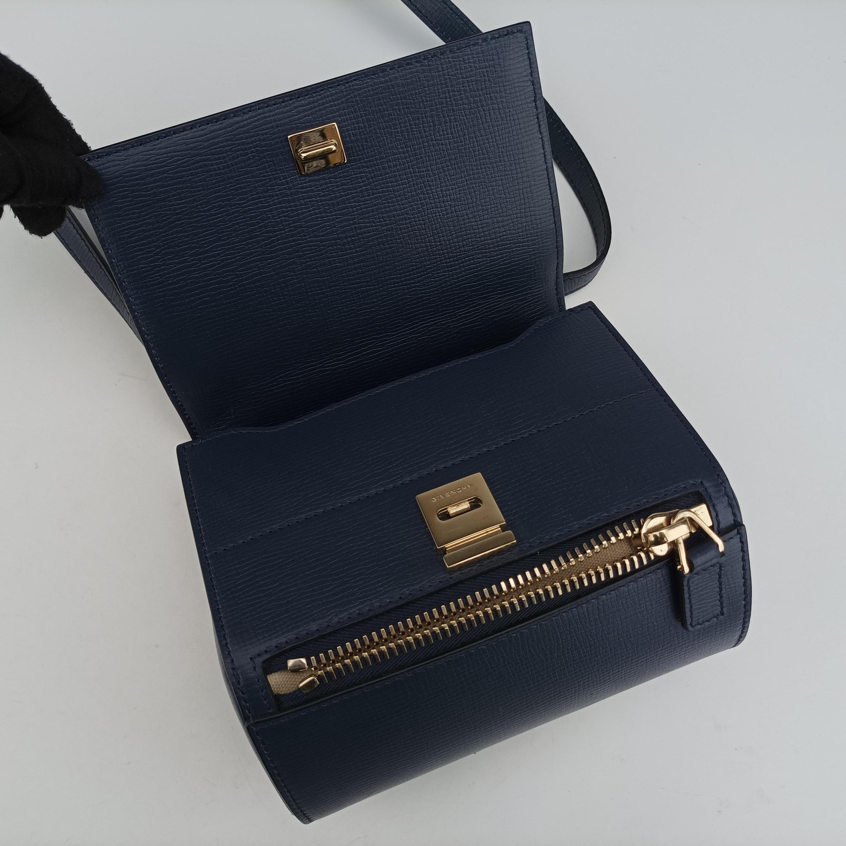 Pandora Navy Leather TE B 0137パンドラ ネイビー レザー TE B 0137