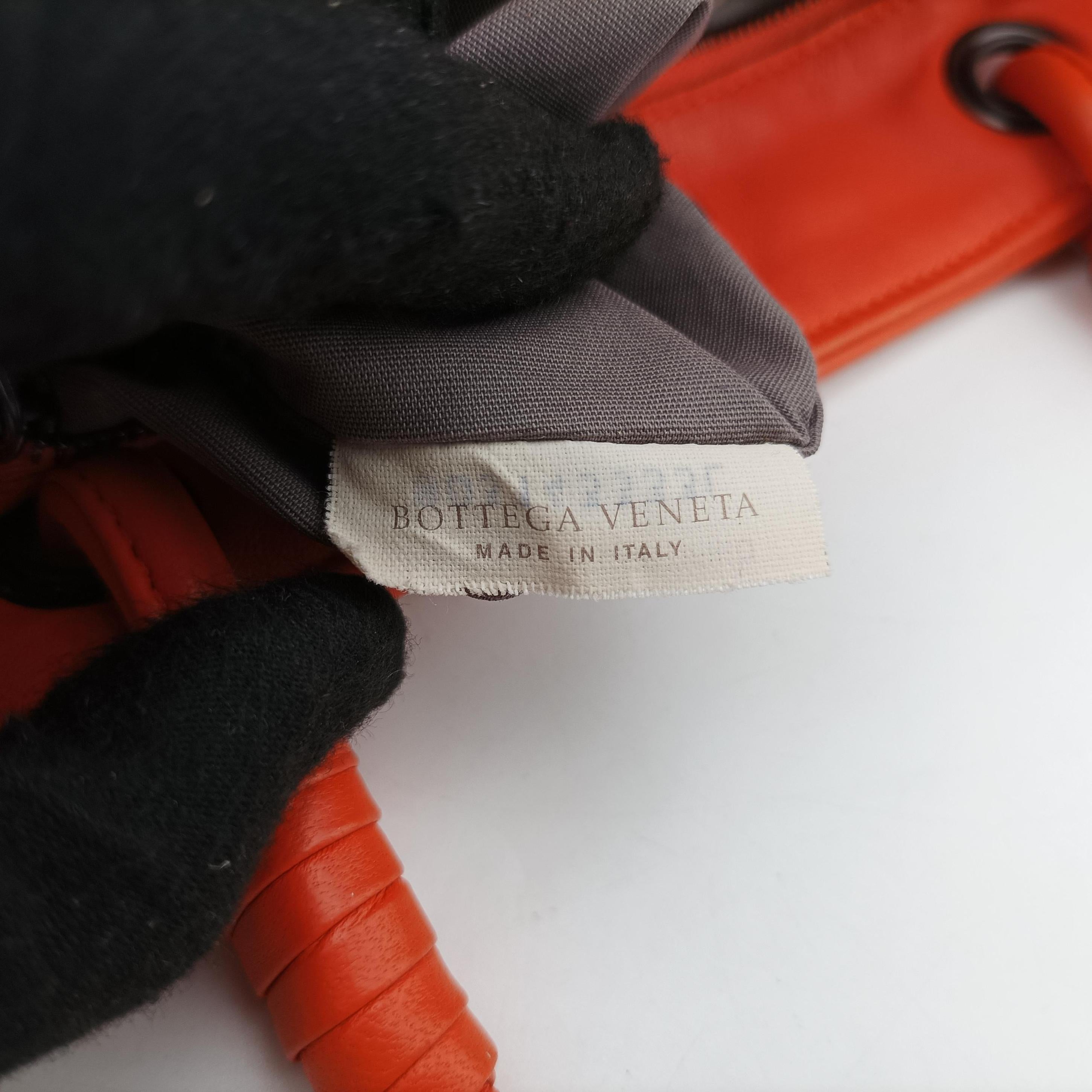 Intrecciato Orange lambskin B03143333Lイントレチャート オレンジ ラムスキン B03143333L