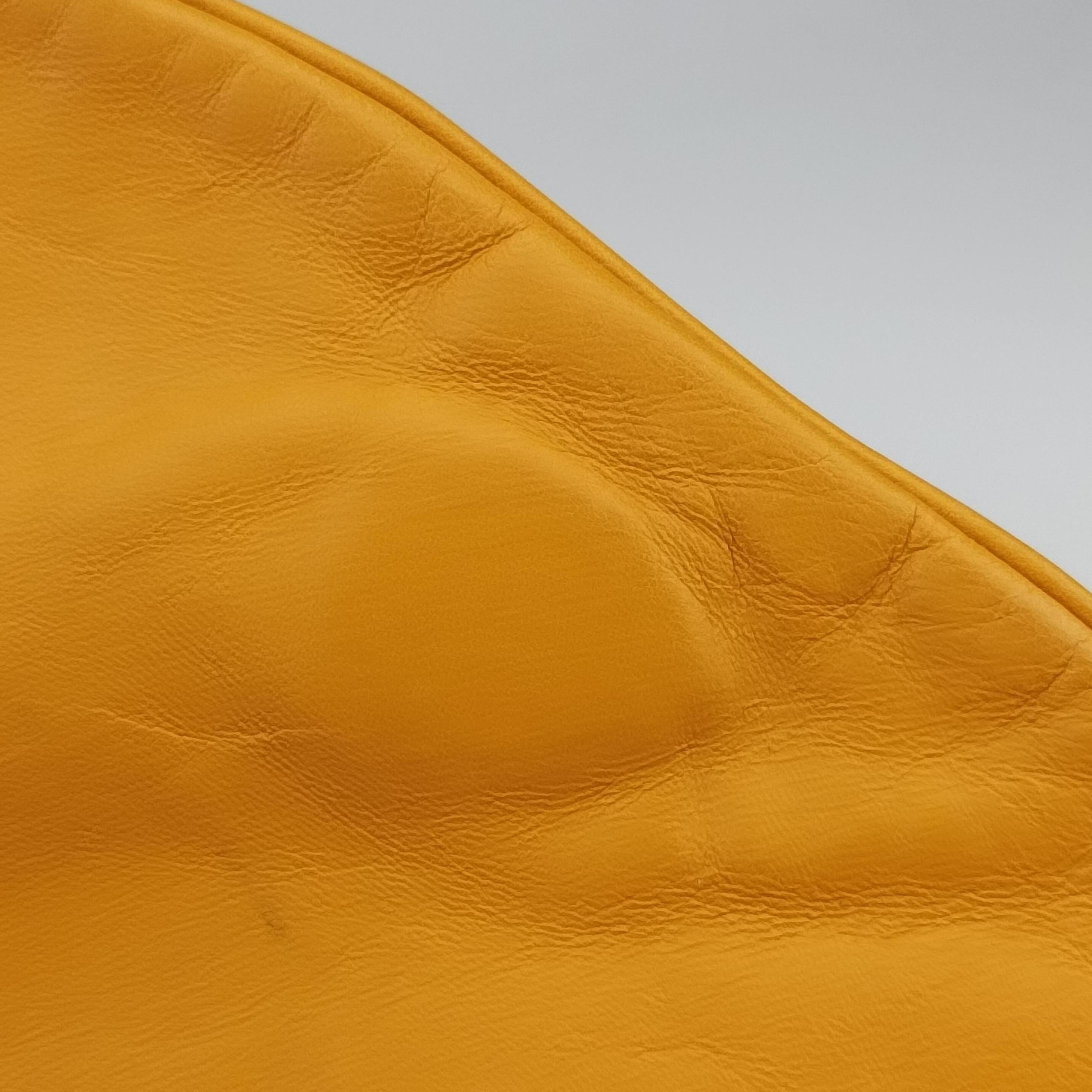 Intrecciato Orange lambskin B01922053Dイントレチャート オレンジ ラムスキン B01922053D