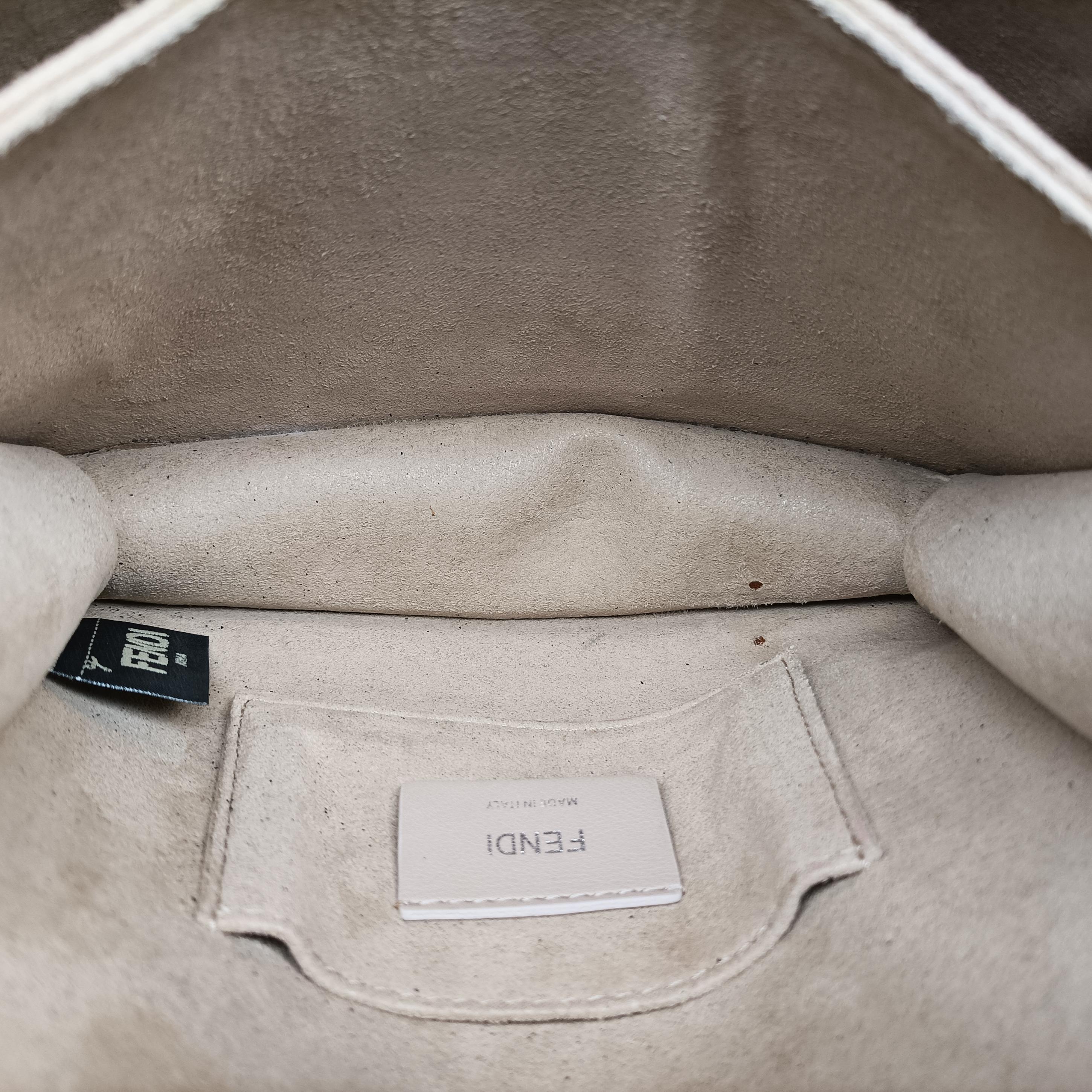 studded Kan I Black Leather 8M0381 8M0381 A0ZR 188-8241スタッズ キャナイ ブラック レザー 8M0381 8M0381 A0ZR 188-8241