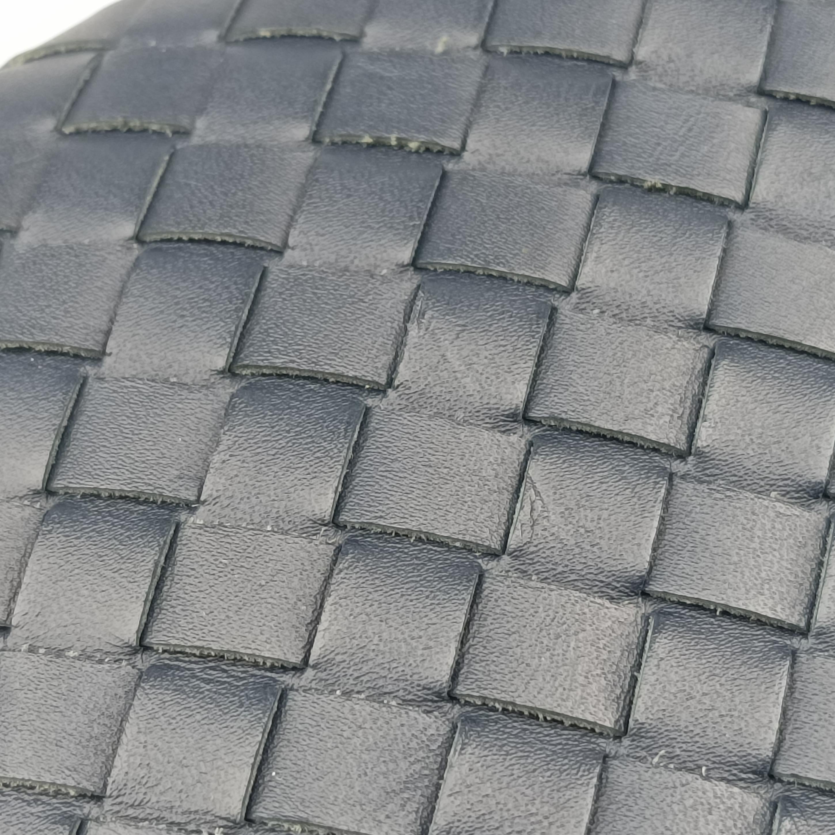 Intrecciato Navy lambskin B06575225Kイントレチャート ネイビー ラムスキン B06575225K