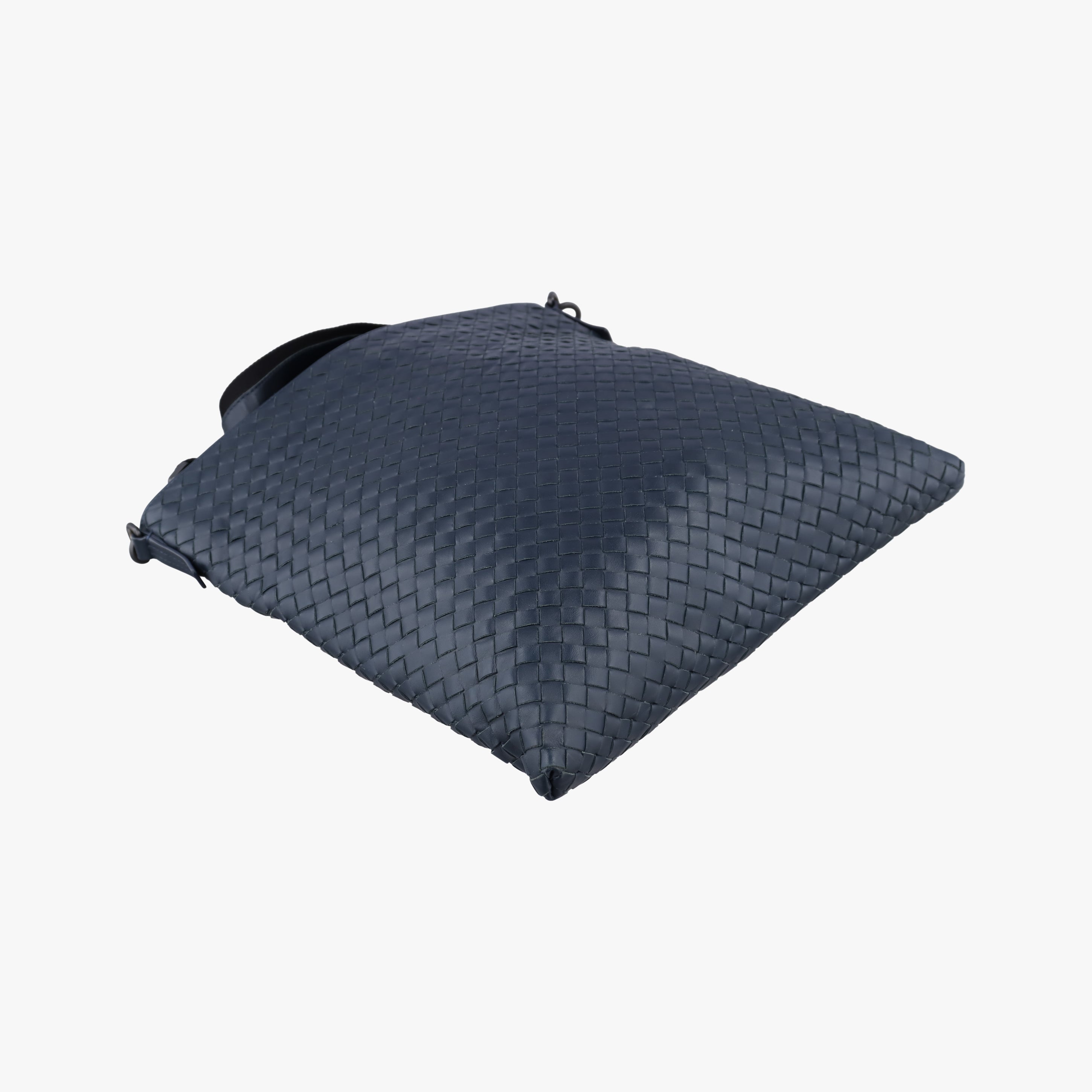 Intrecciato Navy lambskin B06575225Kイントレチャート ネイビー ラムスキン B06575225K