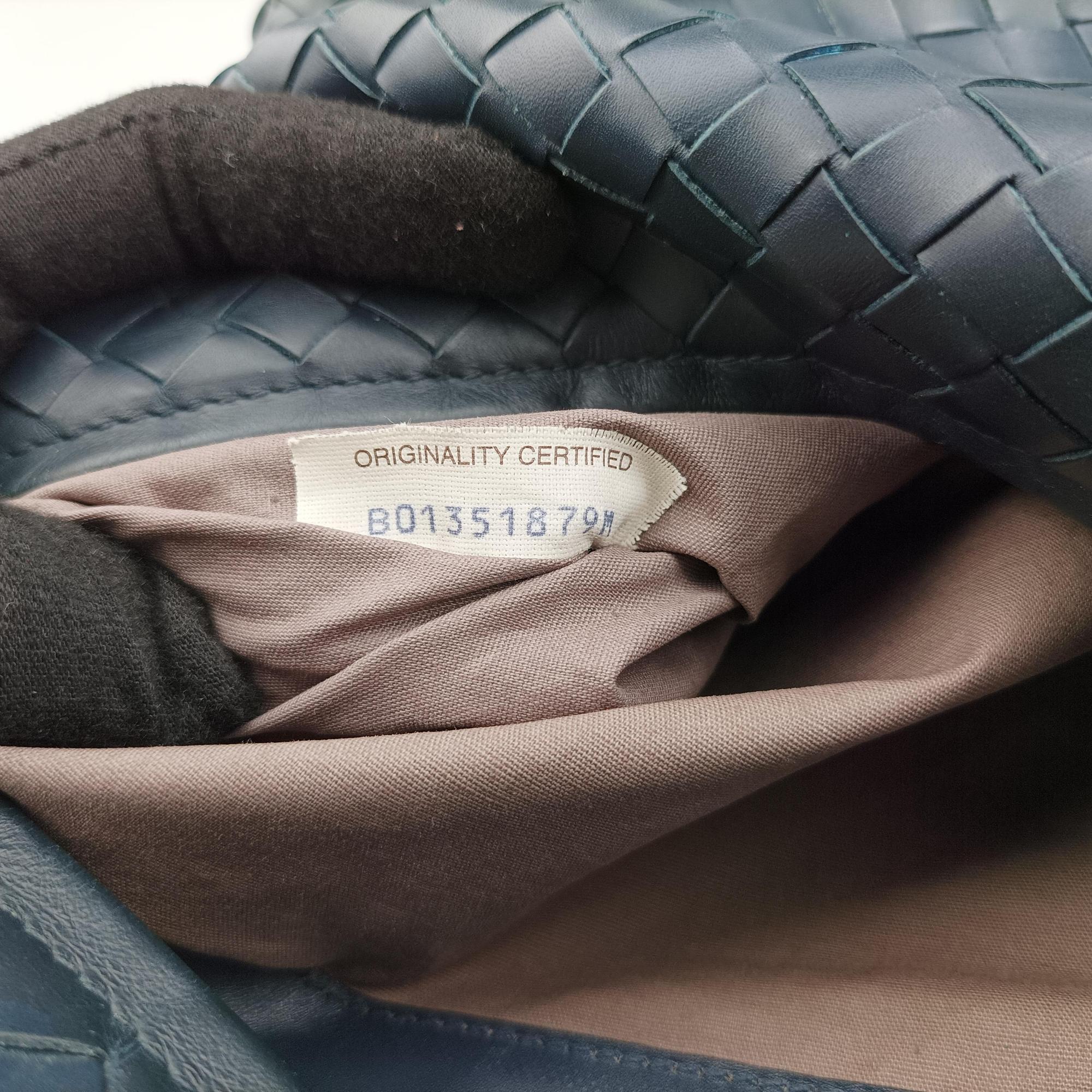 Intrecciato Navy lambskin B01351879Mイントレチャート ネイビー ラムスキン B01351879M